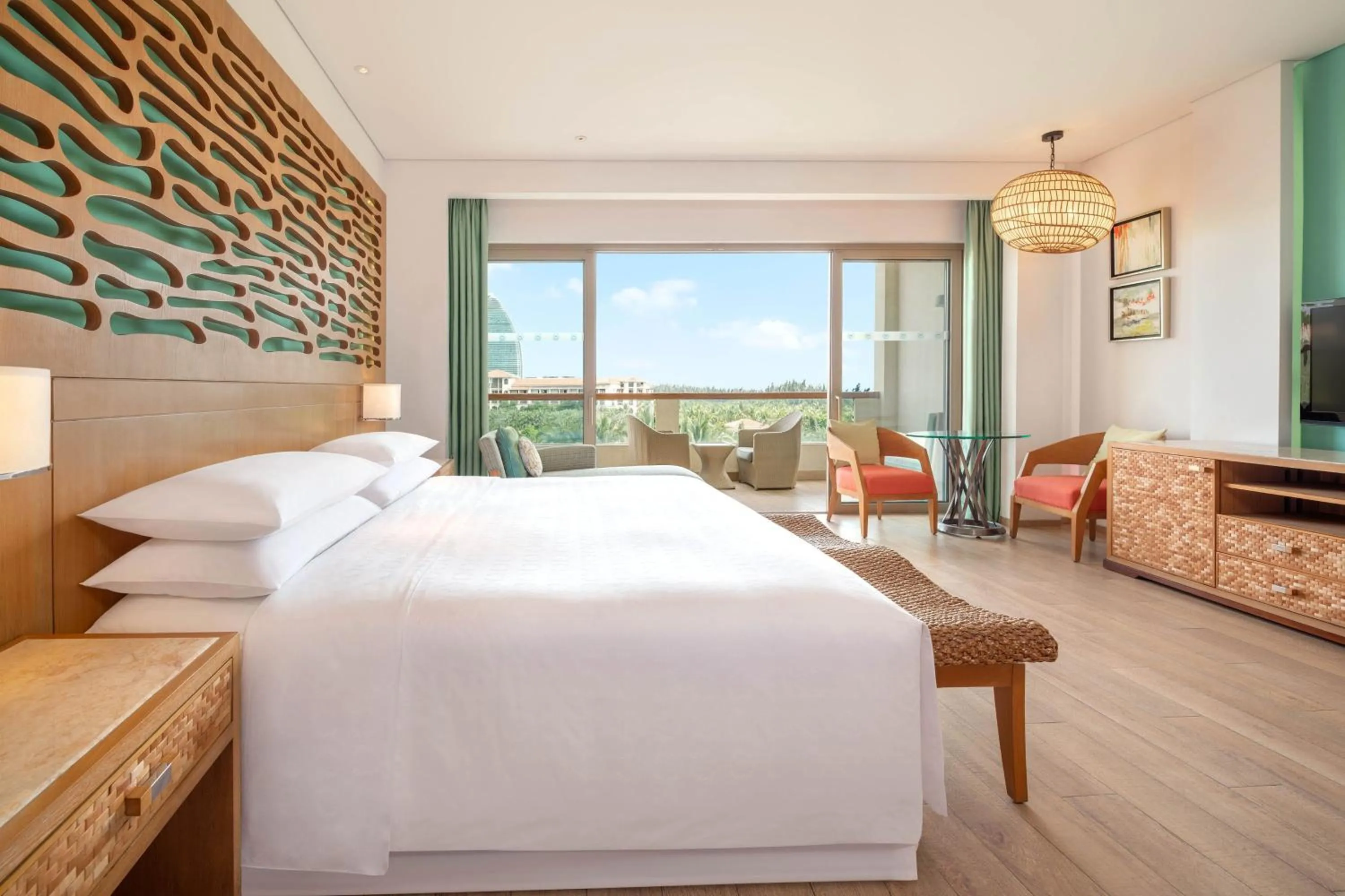 Photo of the whole room, Bed in Sheraton Sanya Haitang Bay Resort