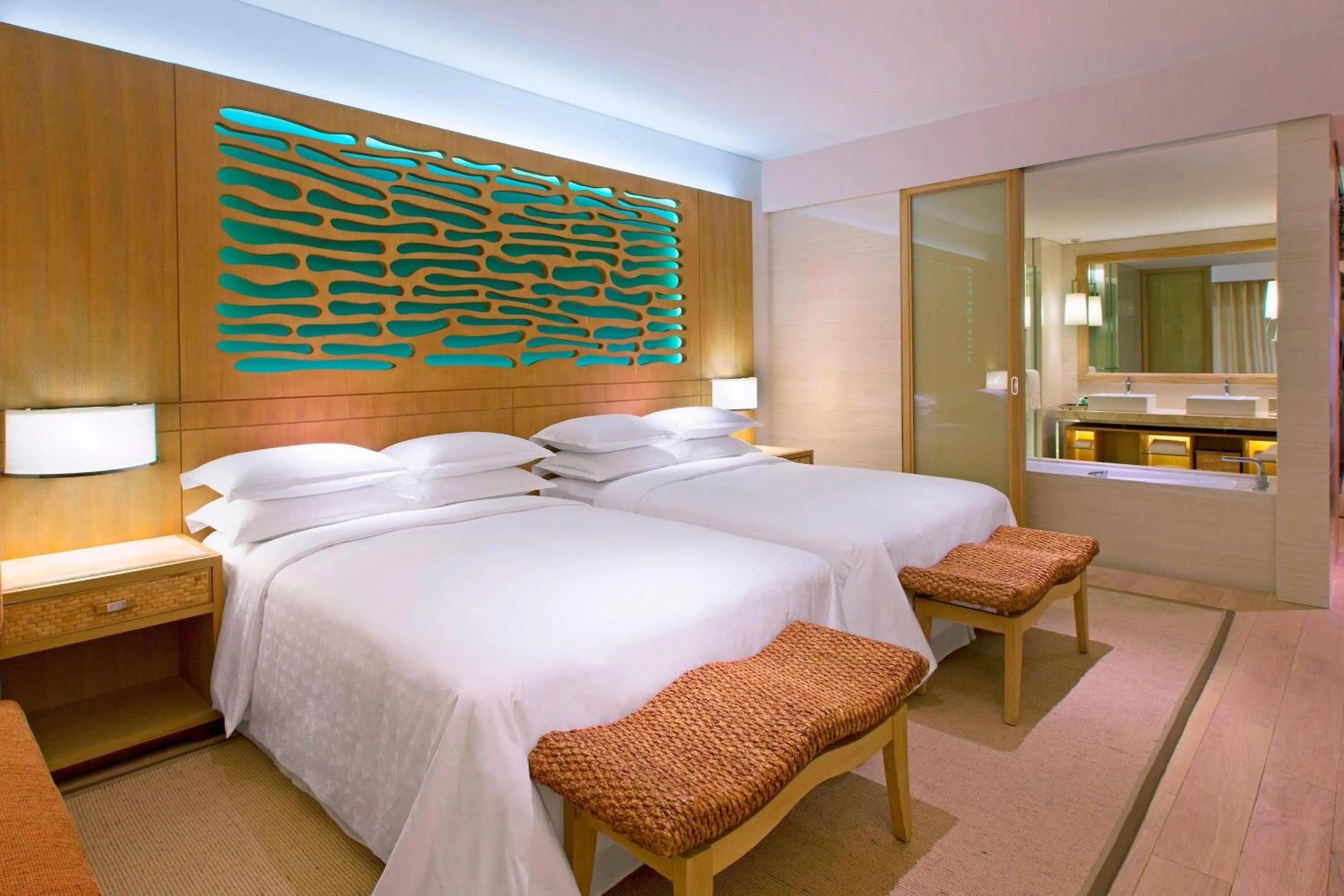 Photo of the whole room, Bed in Sheraton Sanya Haitang Bay Resort