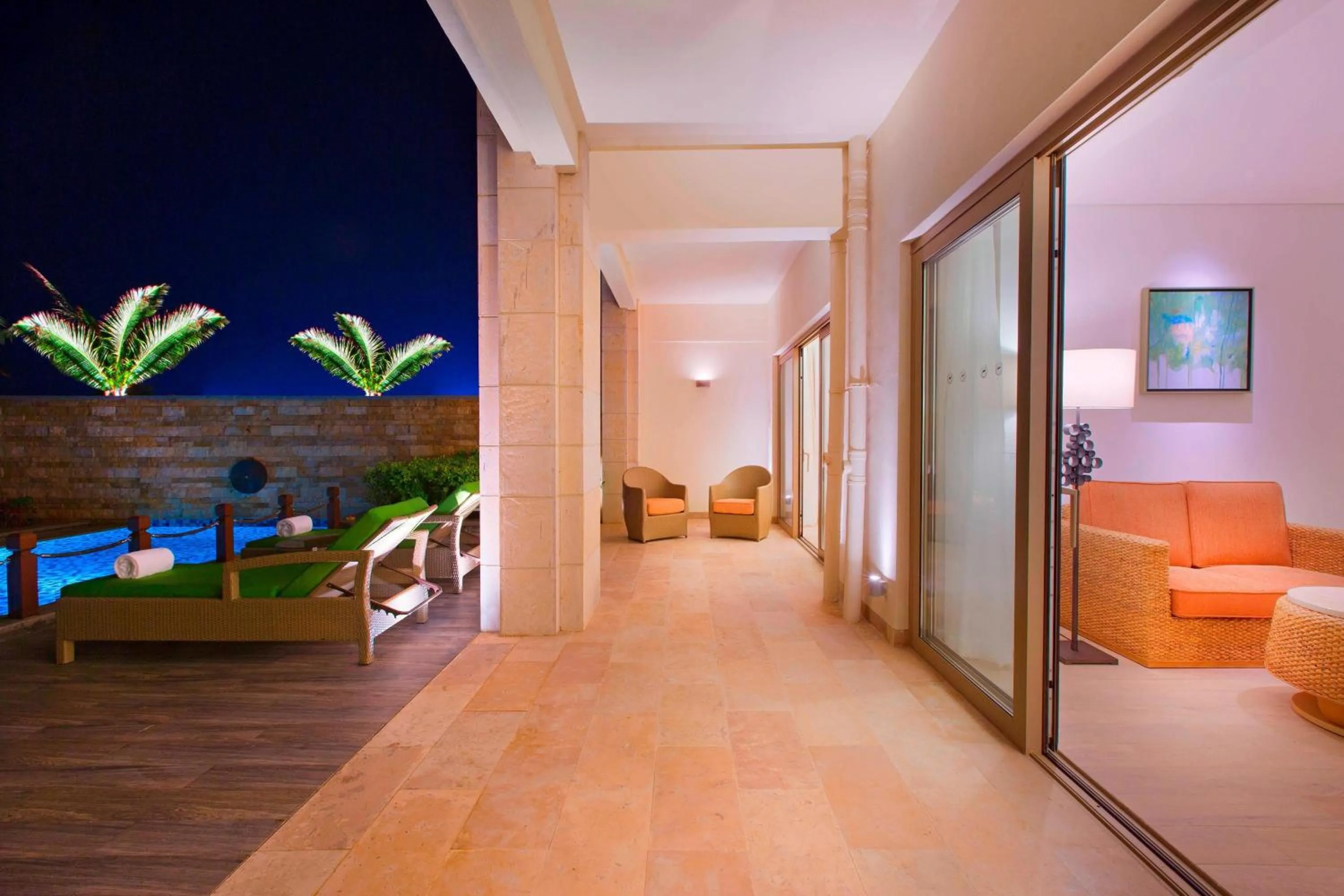 Swimming pool in Sheraton Sanya Haitang Bay Resort