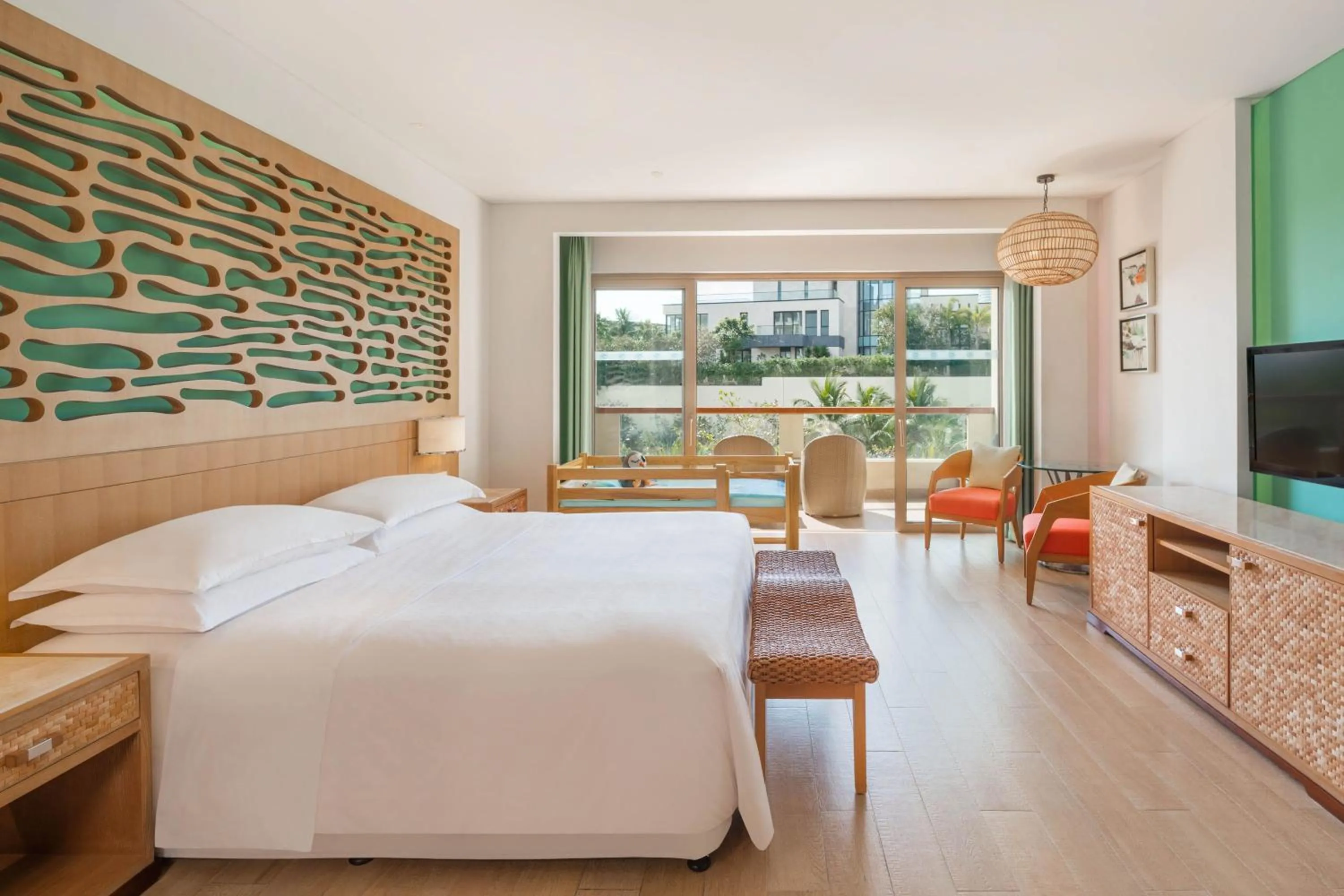 Photo of the whole room, Bed in Sheraton Sanya Haitang Bay Resort