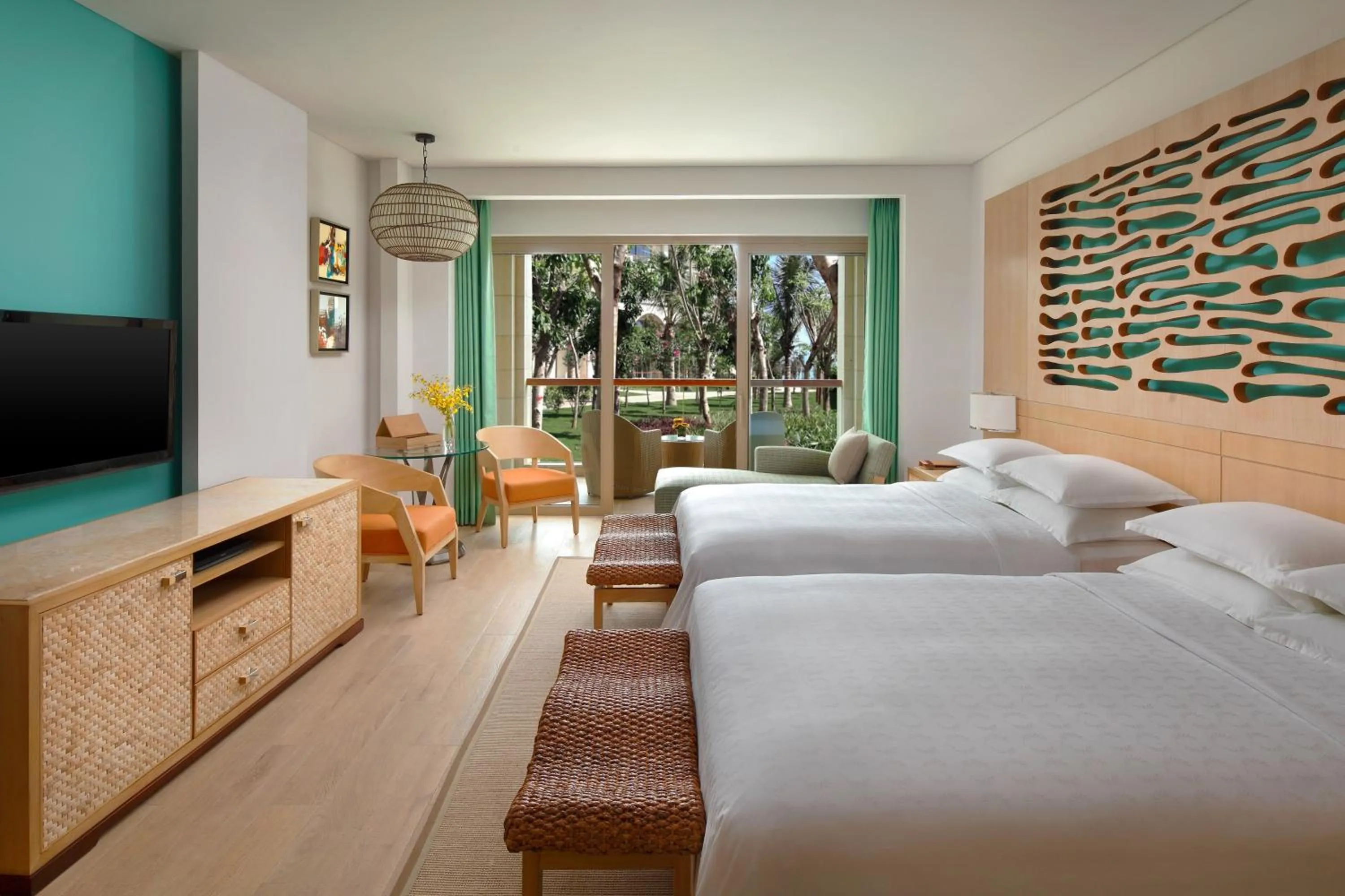 Photo of the whole room, Bed in Sheraton Sanya Haitang Bay Resort