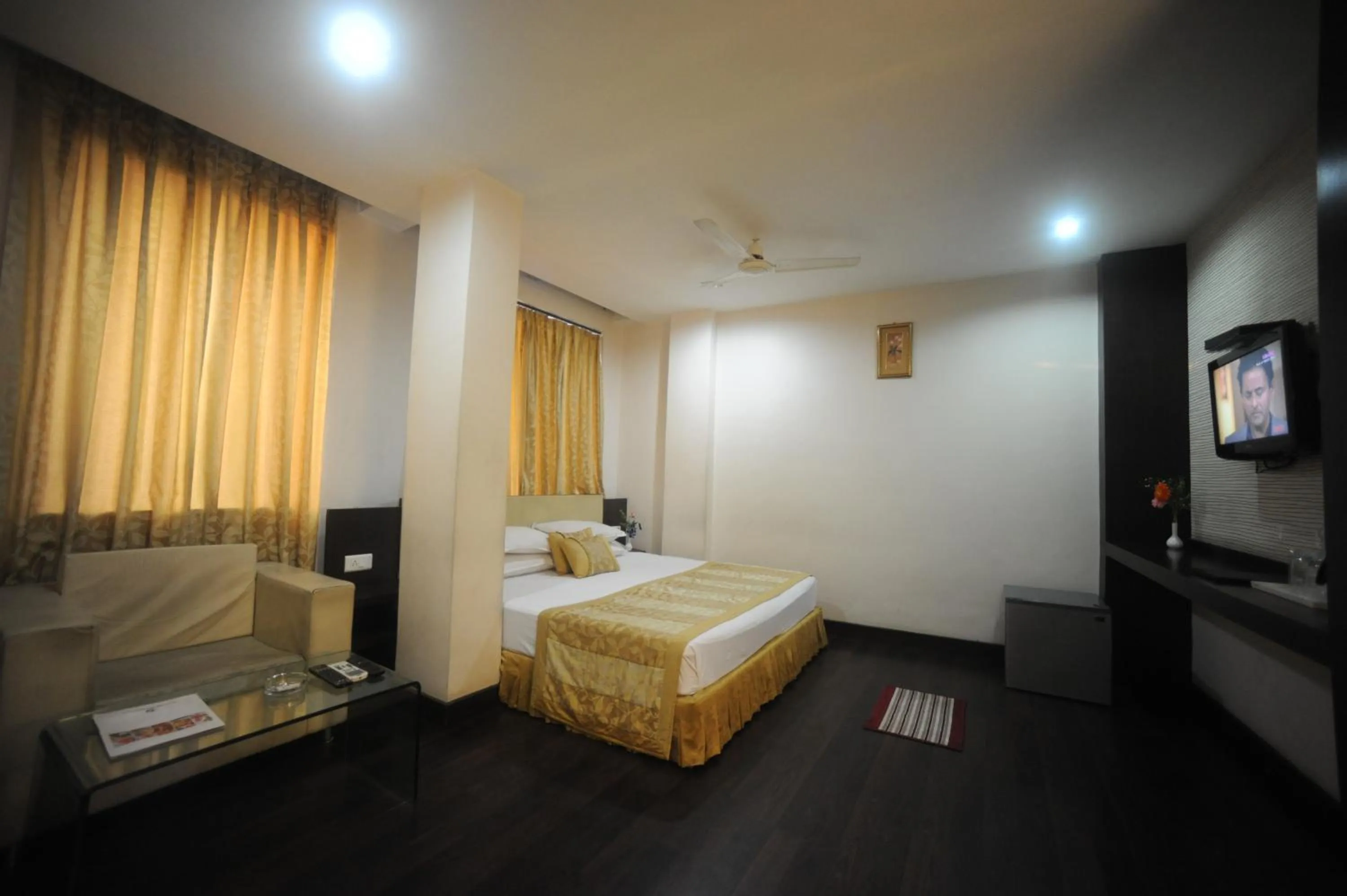 Bedroom, Bed in Hotel Lee International