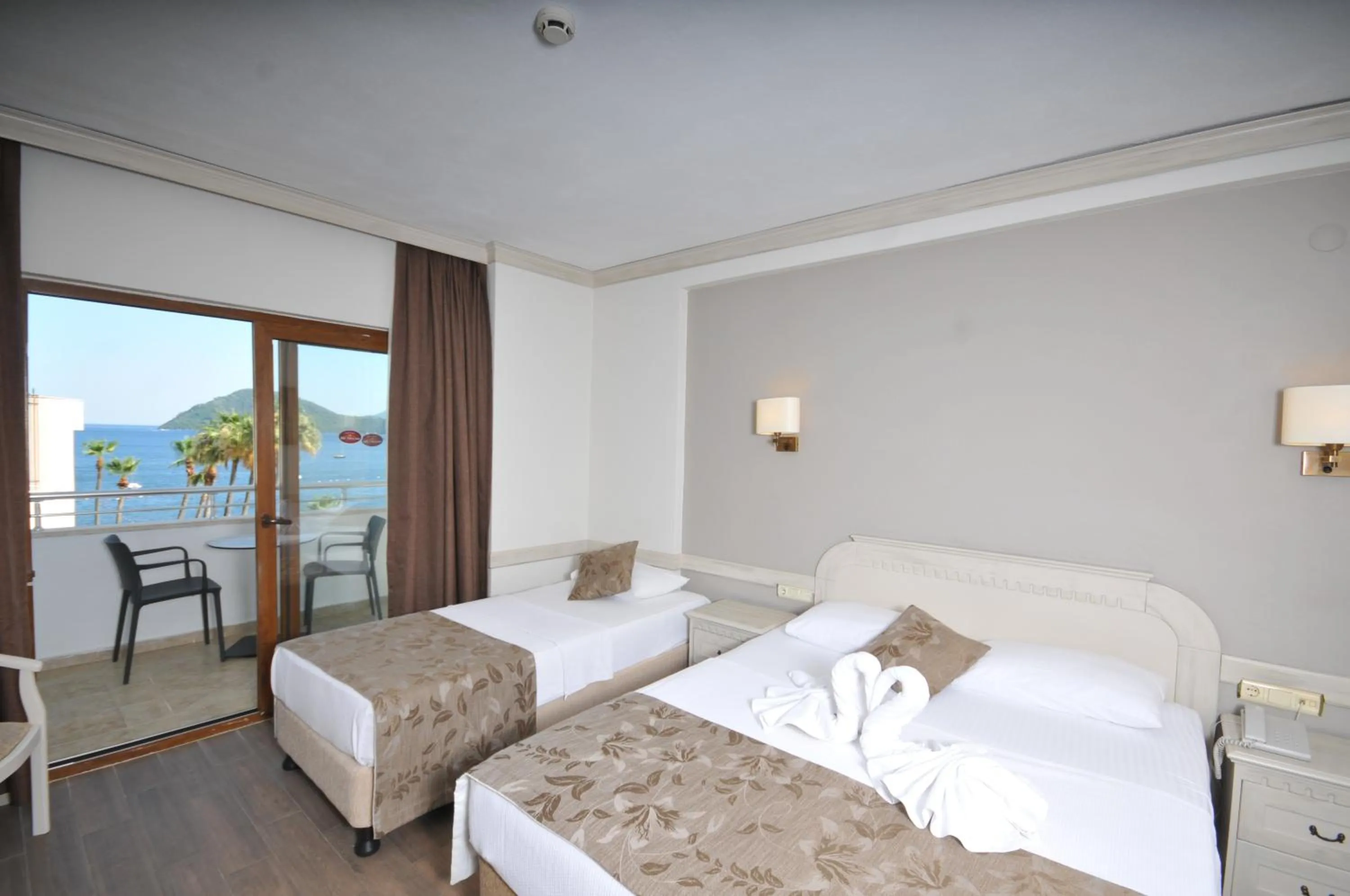 Photo of the whole room in My Dream Hotel