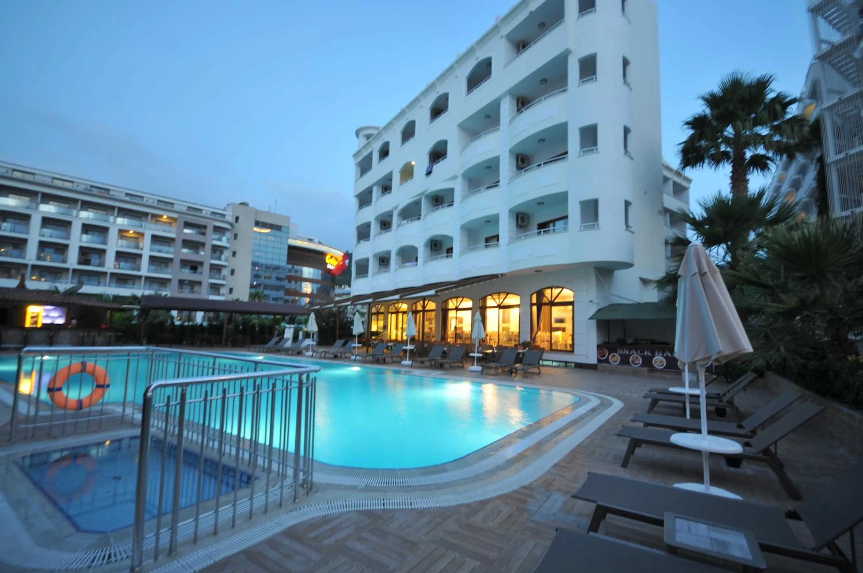 Sunset in My Dream Hotel