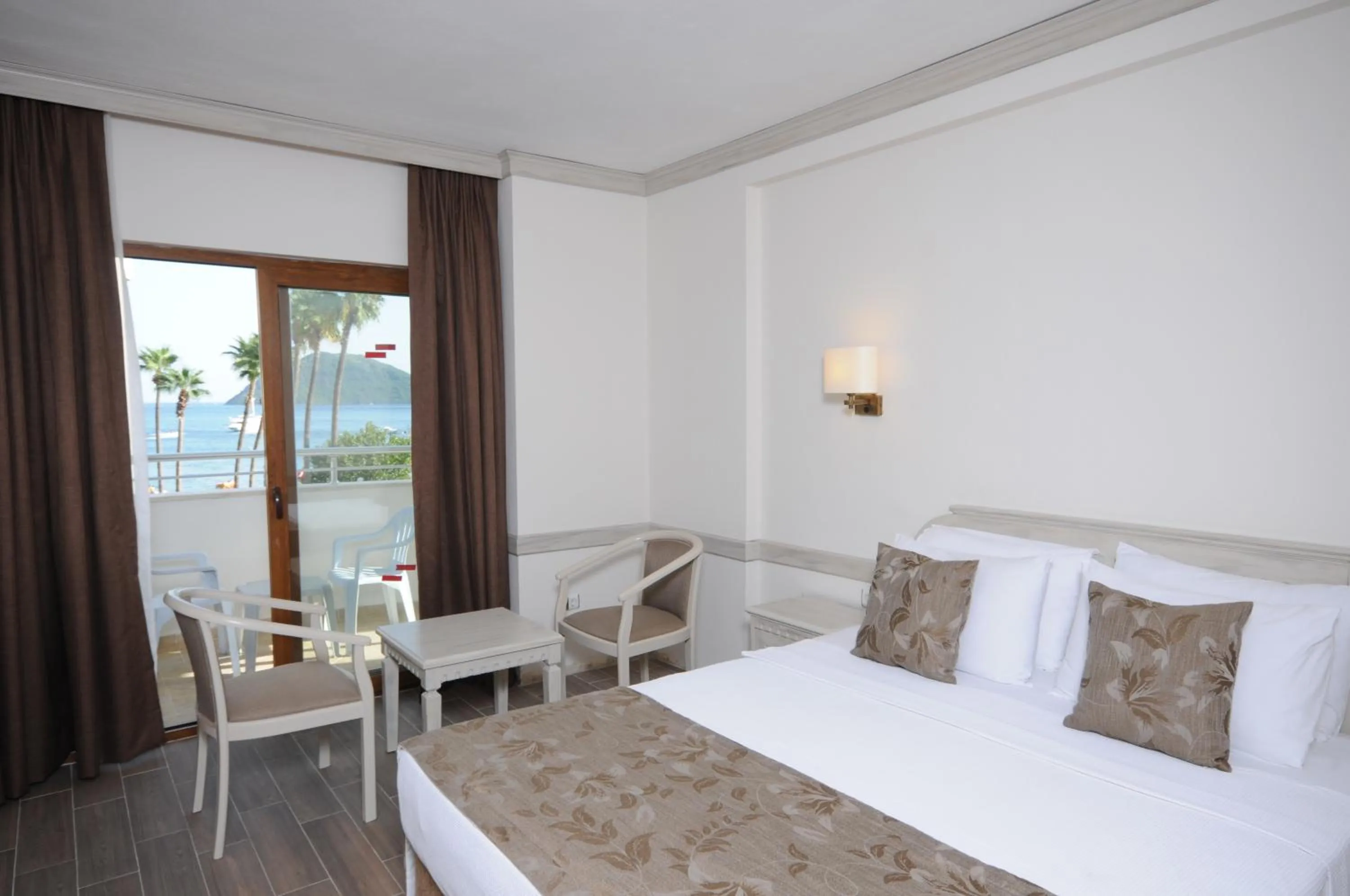 Day in My Dream Hotel