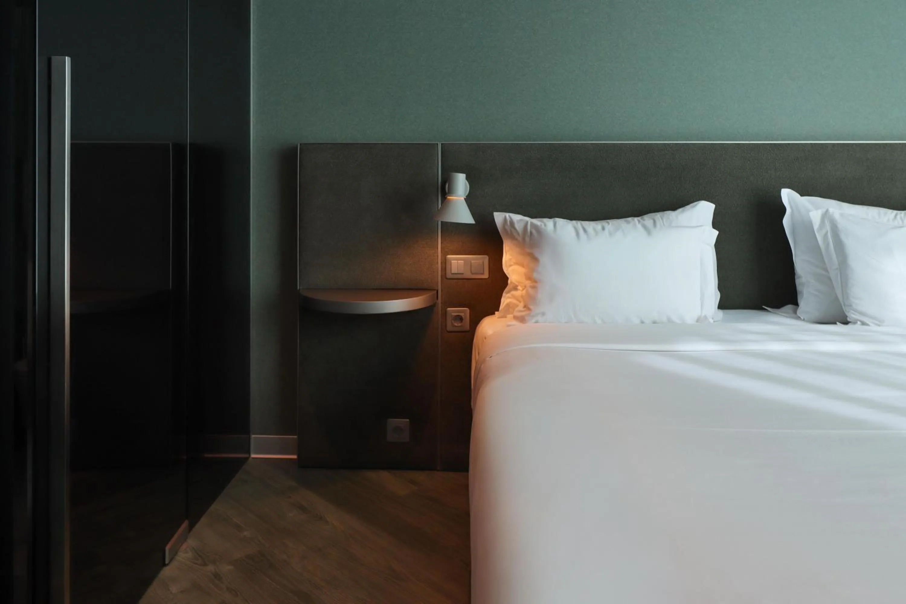 Photo of the whole room, Bed in The Views Oasis