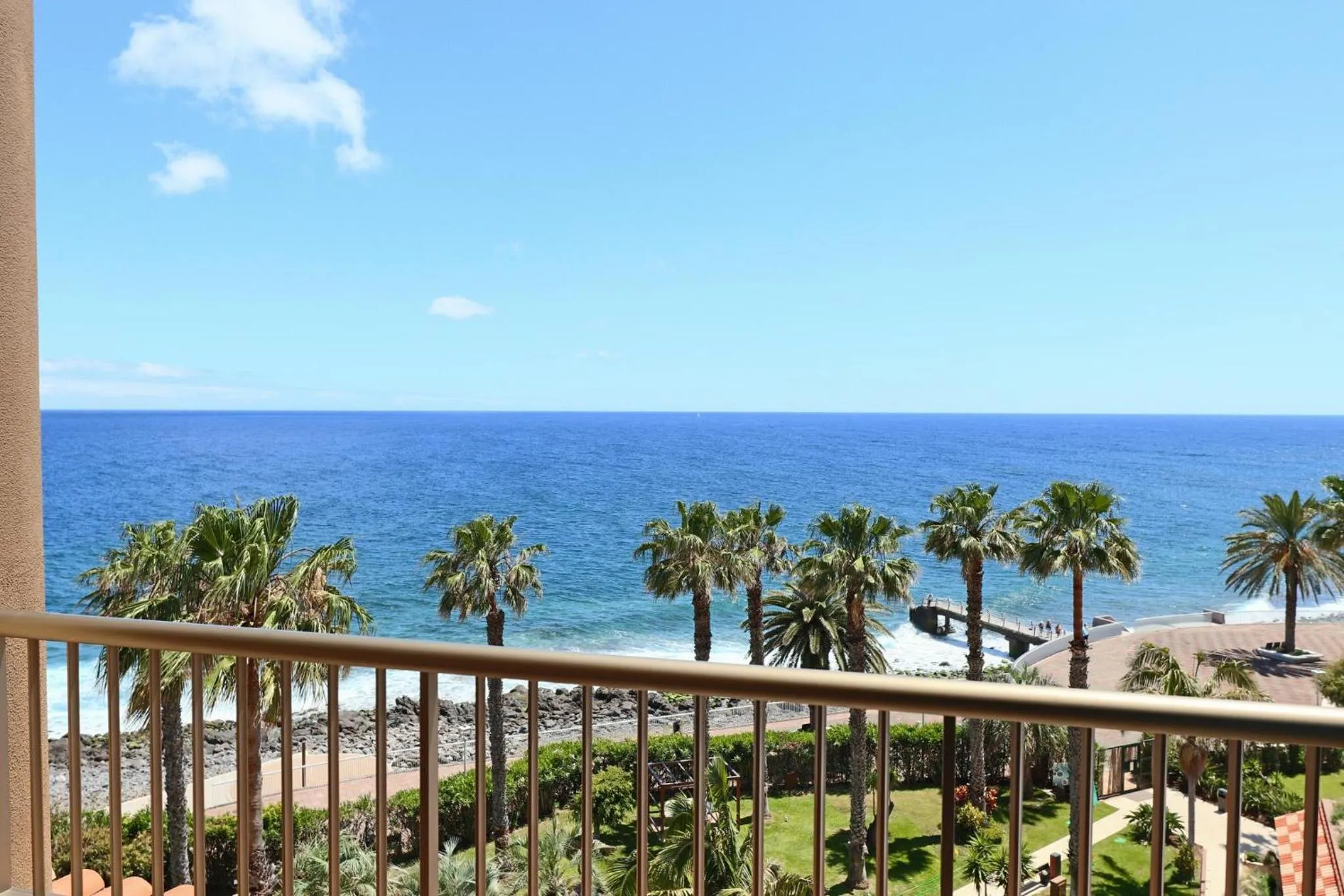 Photo of the whole room in The Views Oasis