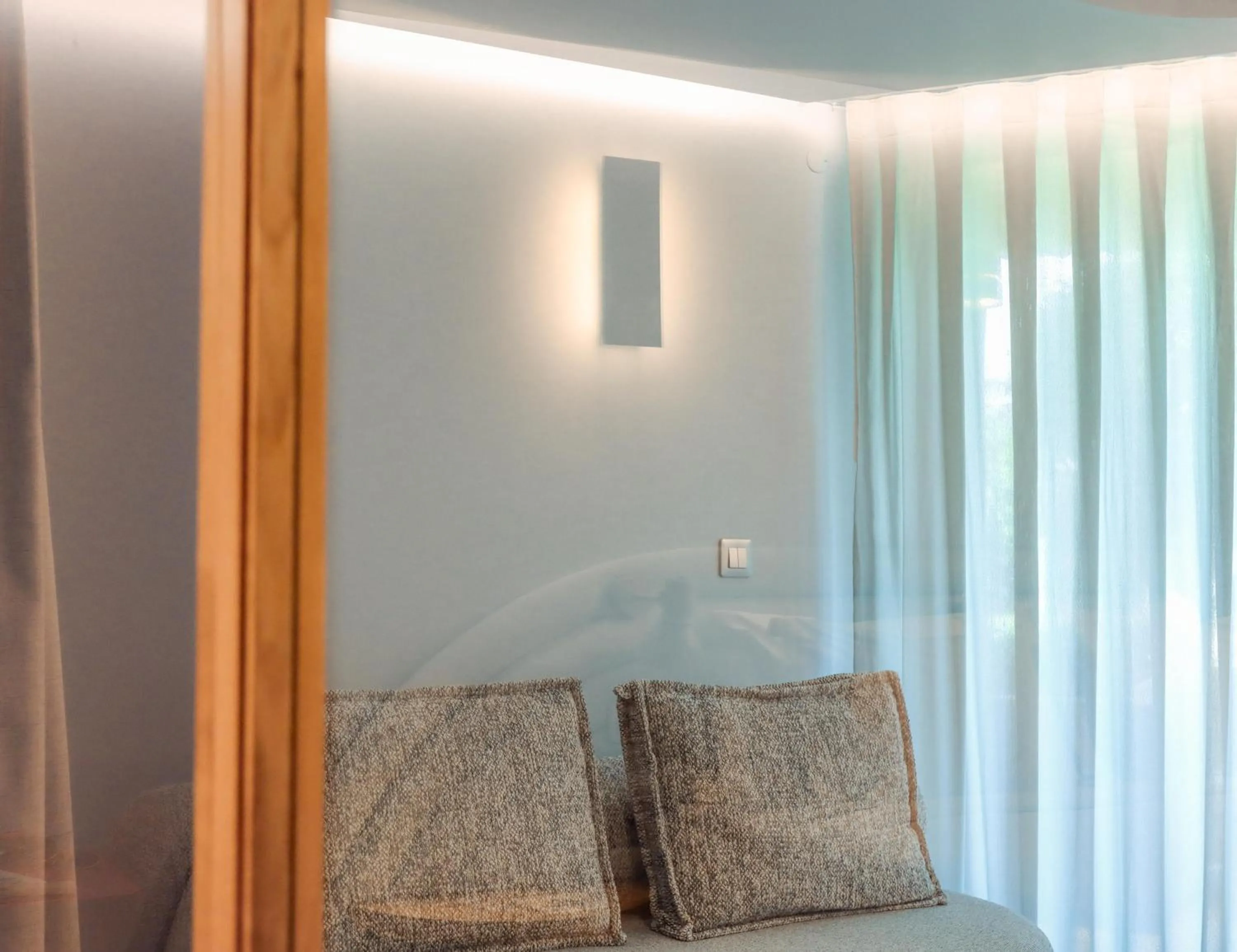 Photo of the whole room in The Views Oasis