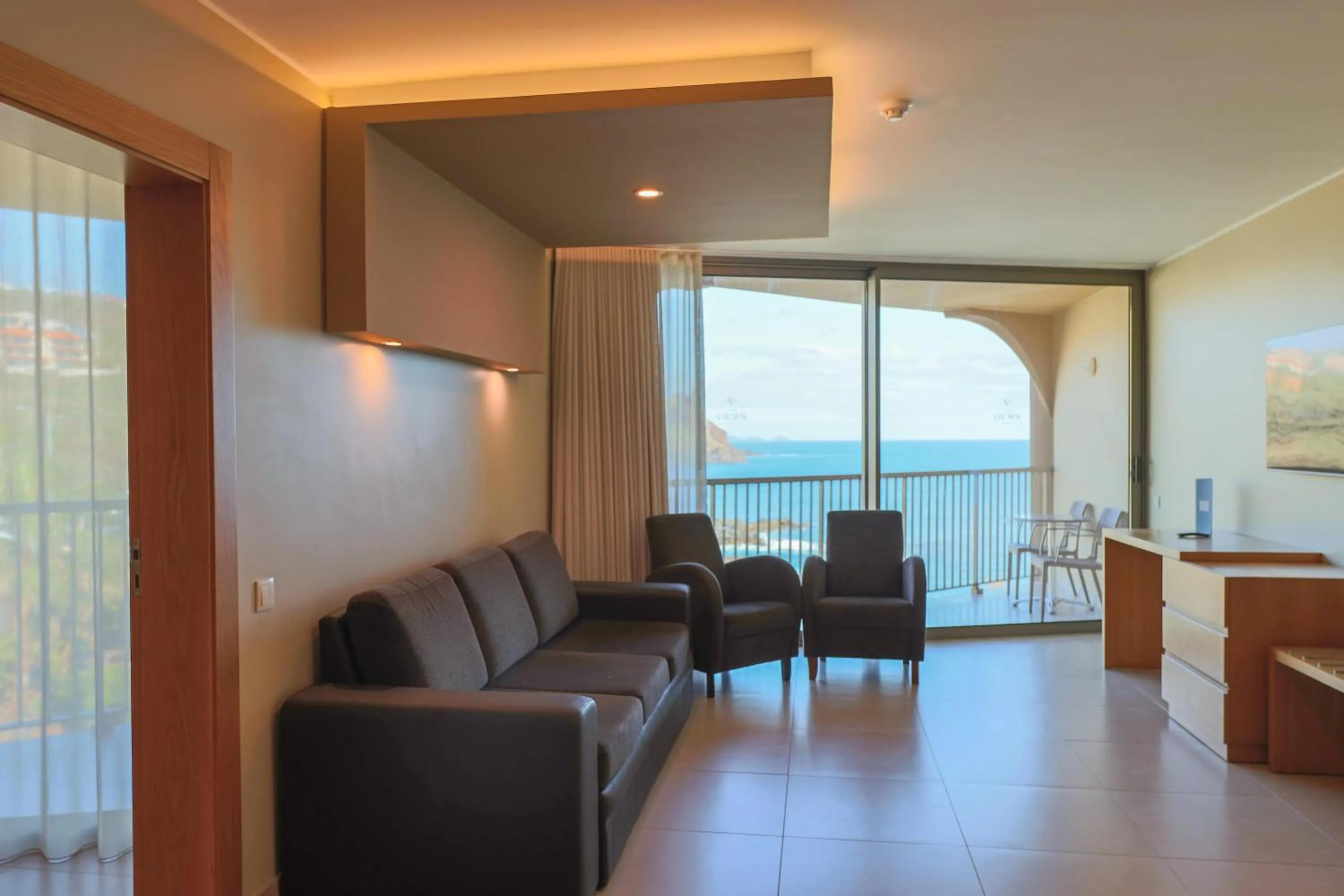 Photo of the whole room in The Views Oasis