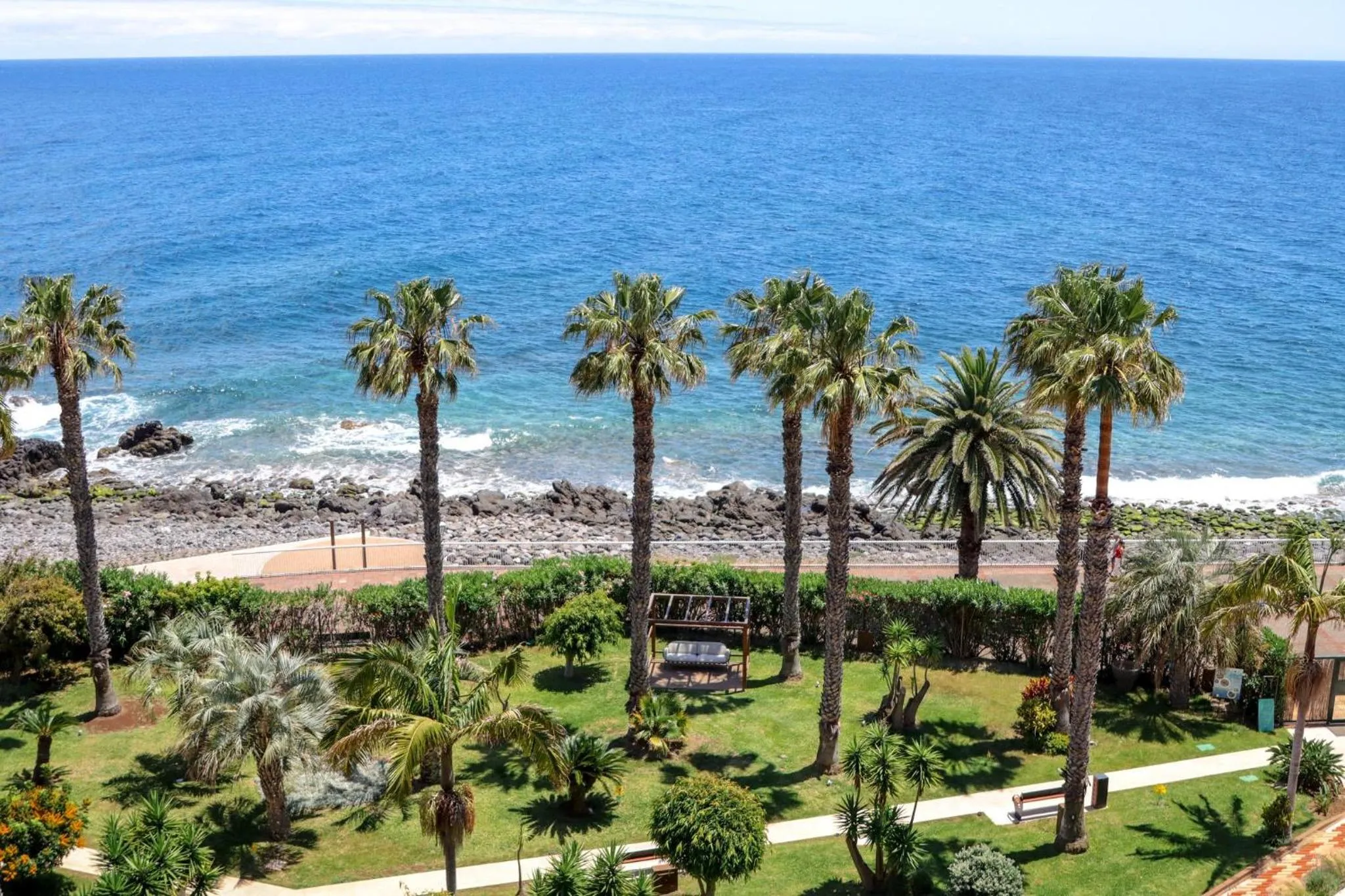 Photo of the whole room in The Views Oasis