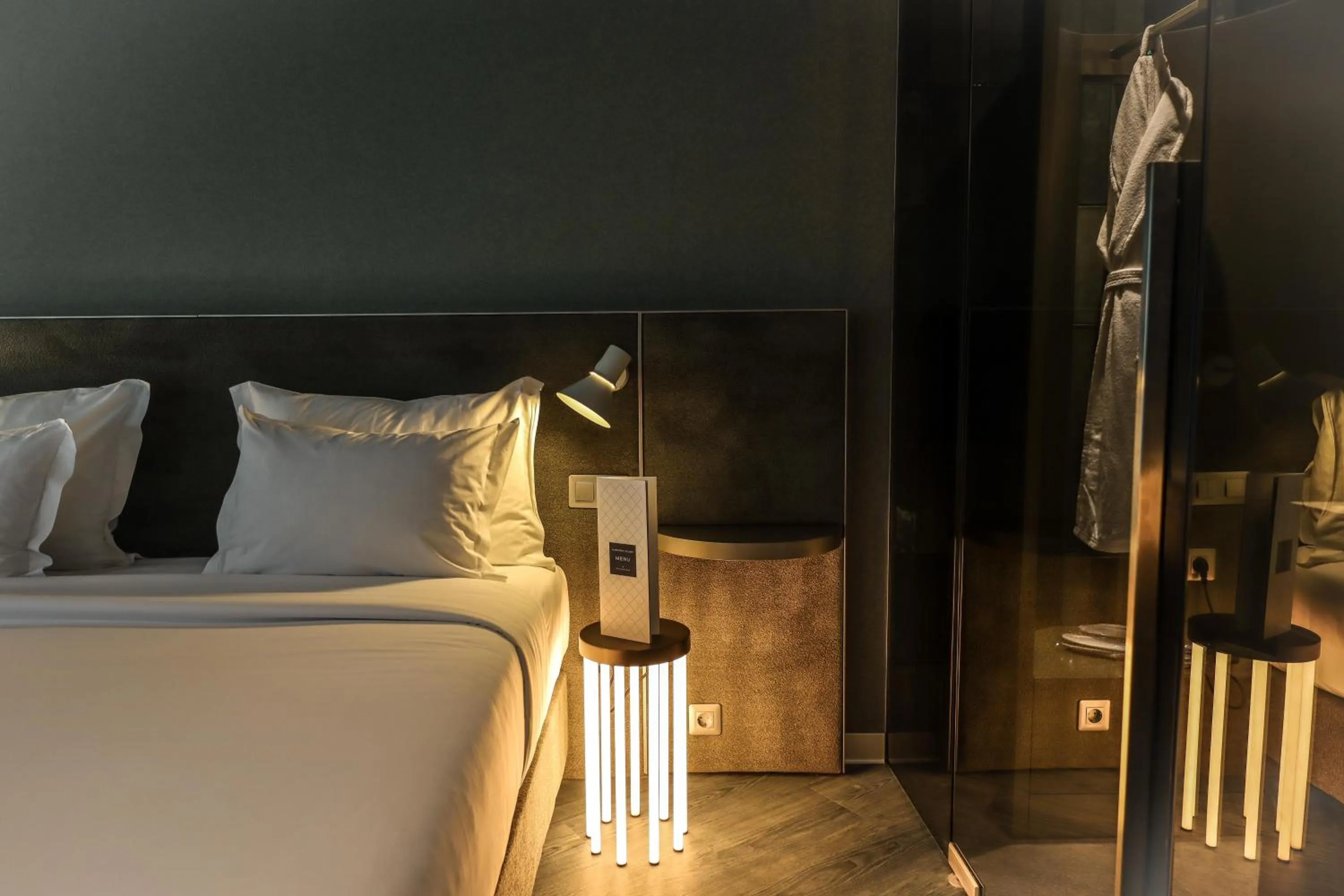 Photo of the whole room, Bed in The Views Oasis