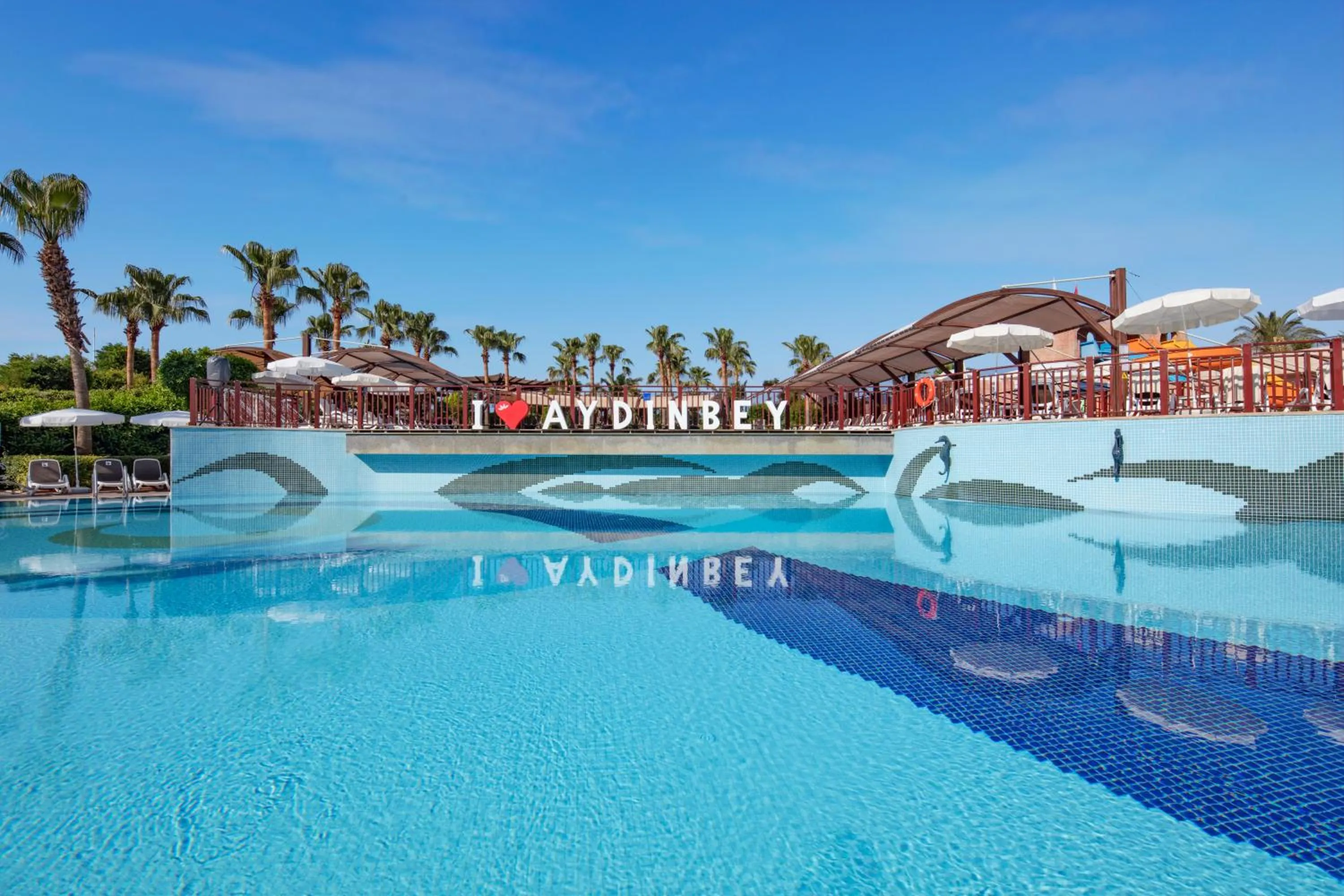Pool view in Aydinbey King's Palace & Spa - Ultra All Inclusive