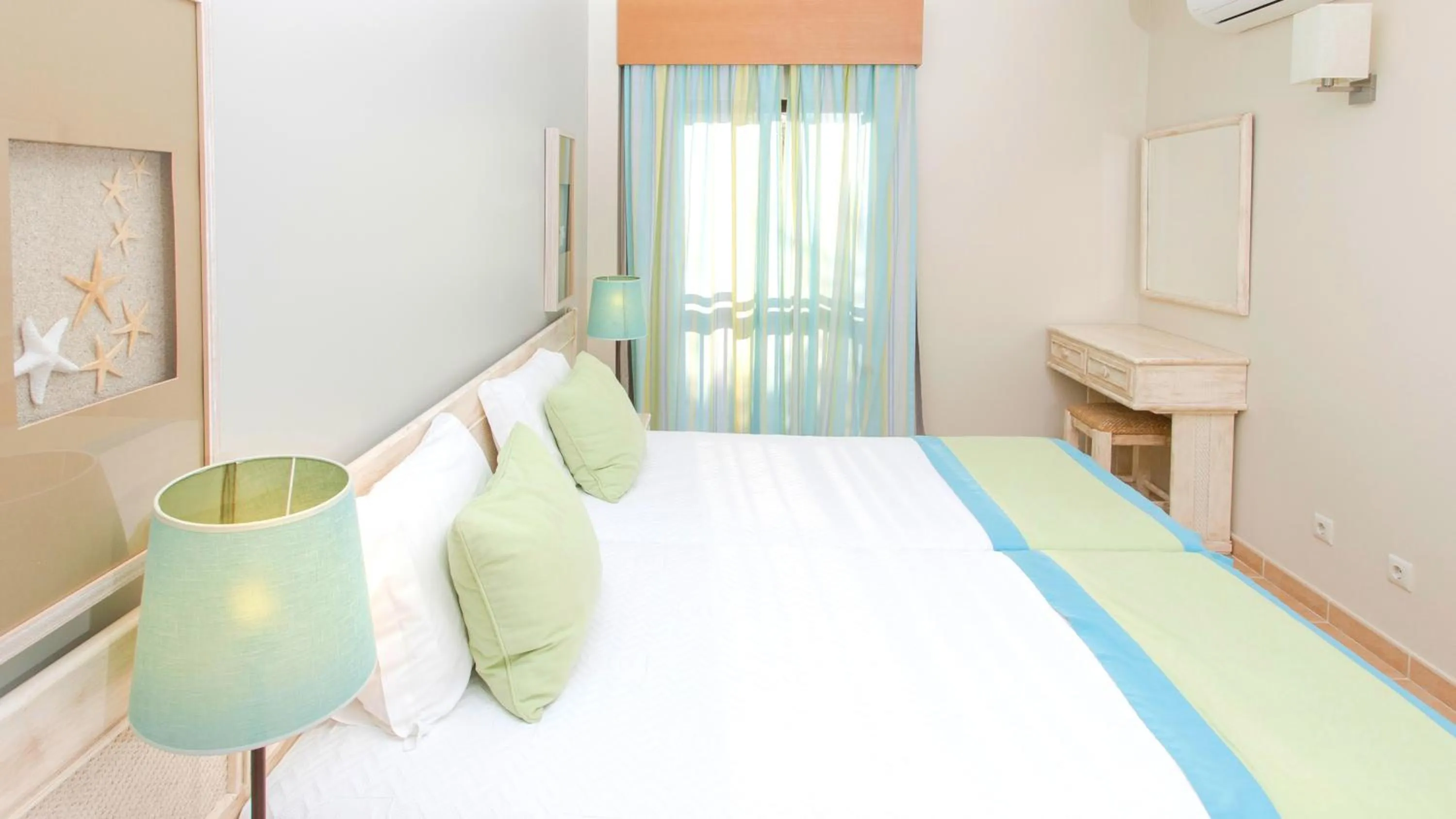 Bed in Alfagar Village