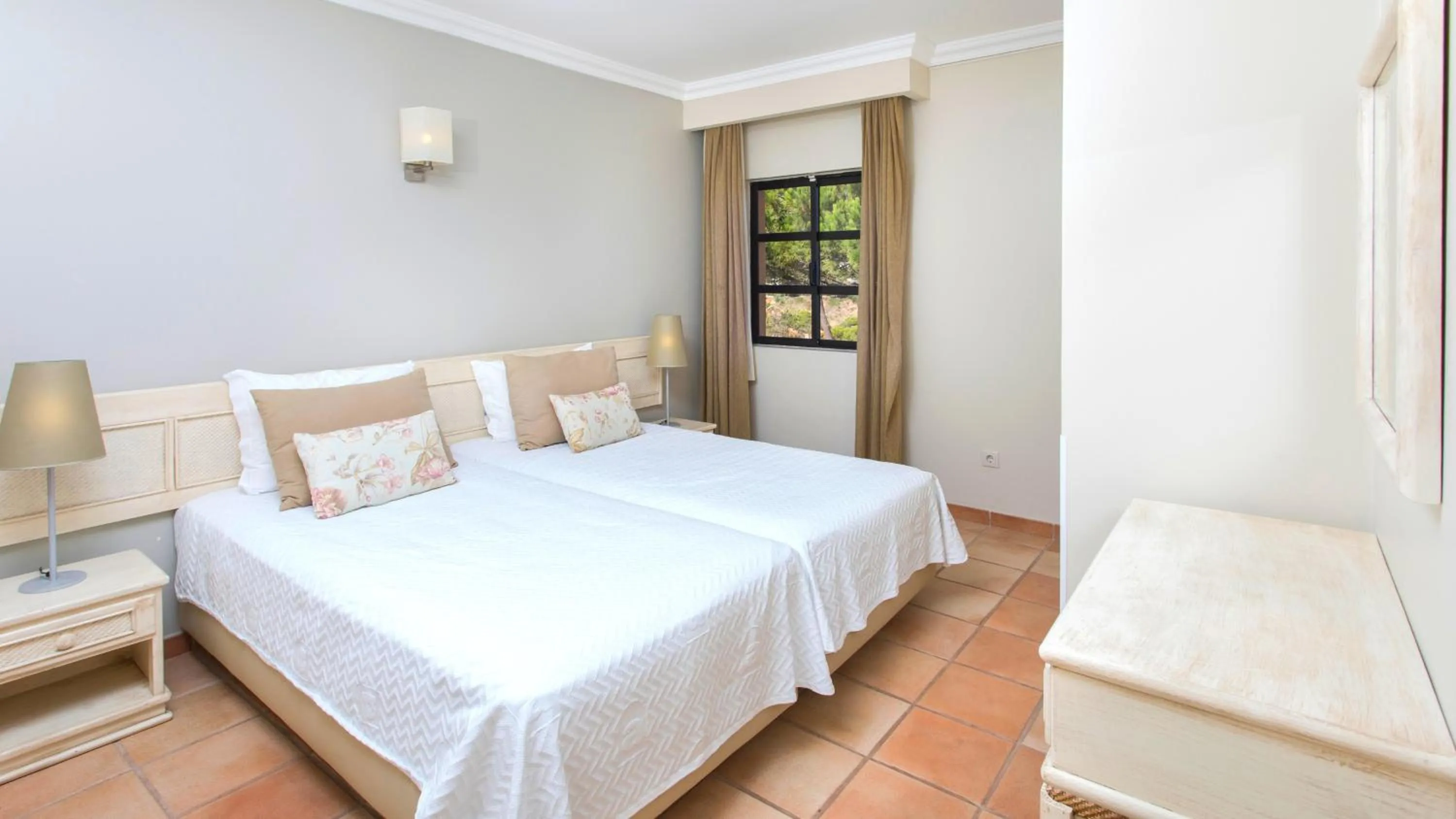 Bed in Alfagar Village