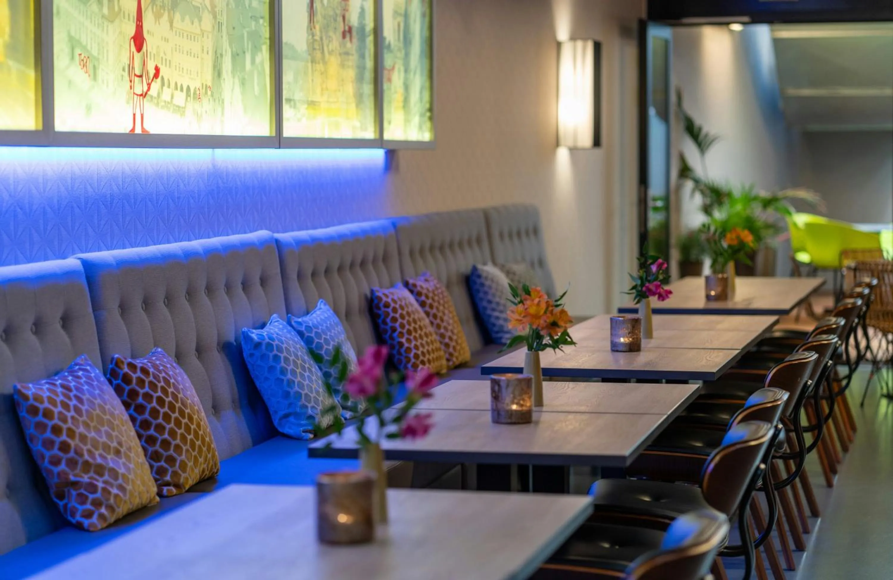 Lounge or bar in NYX Hotel Prague by Leonardo Hotels