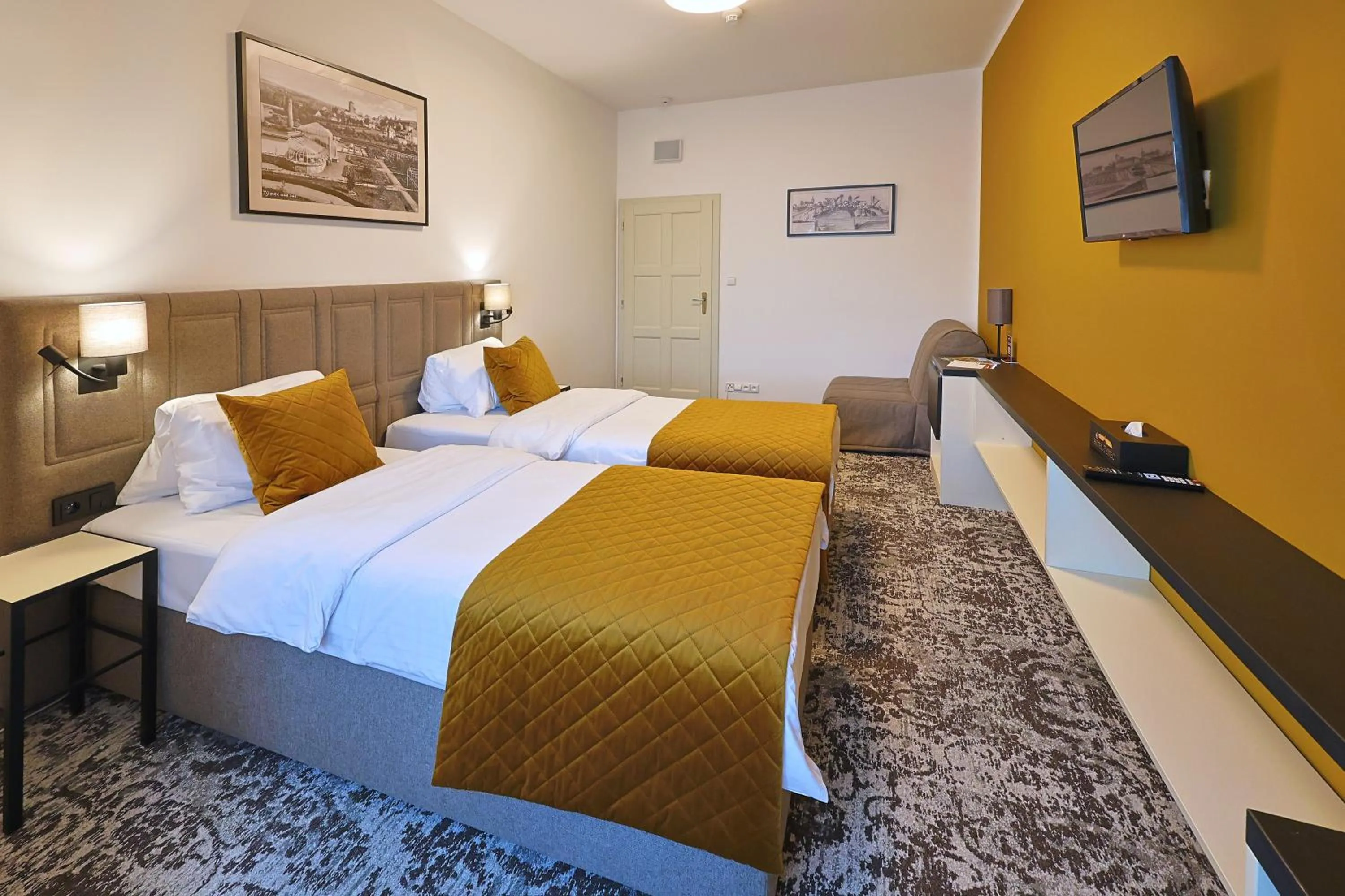 Photo of the whole room, Bed in Hotel Tynec