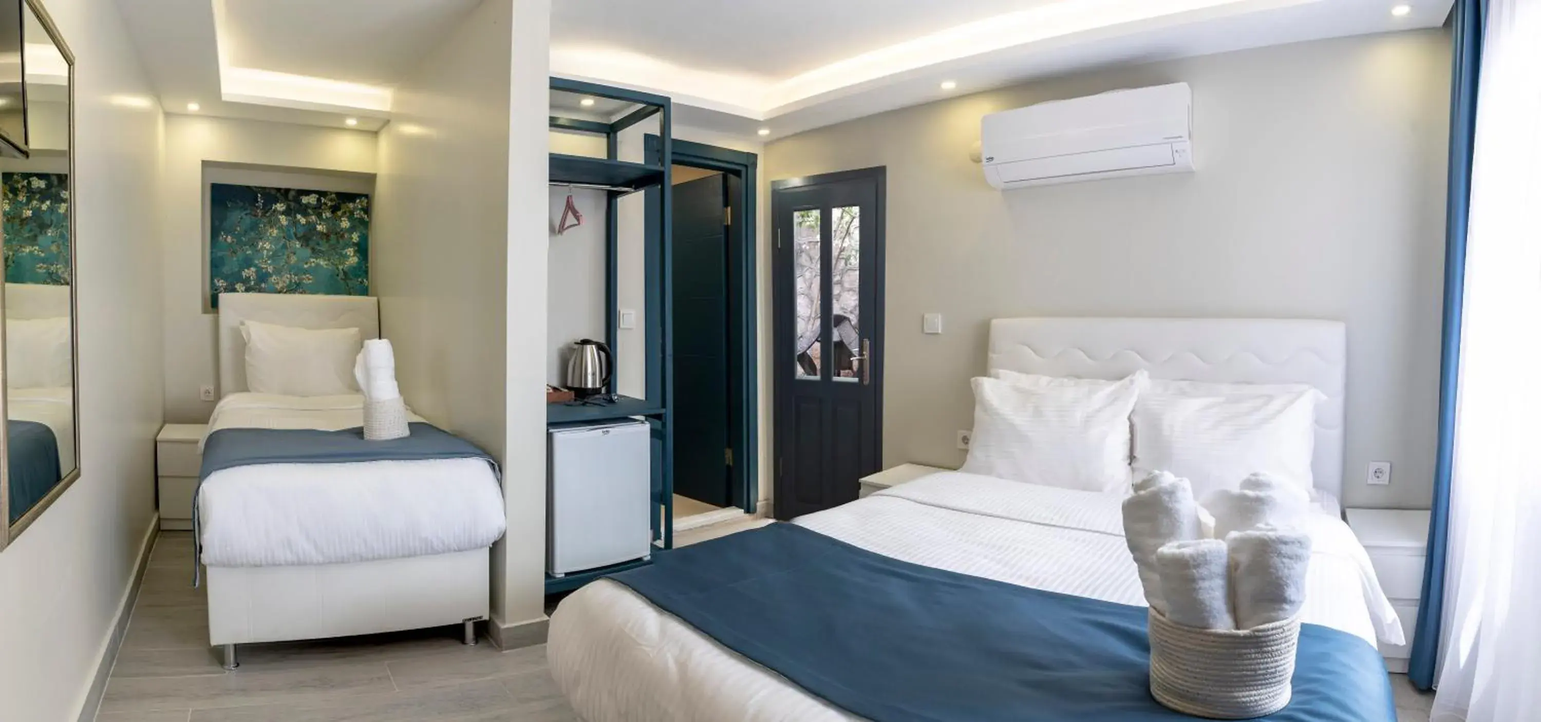 Triple Room with Garden View in Cunda Villa Anka Triple Room with Garden View in Cunda Villa Anka