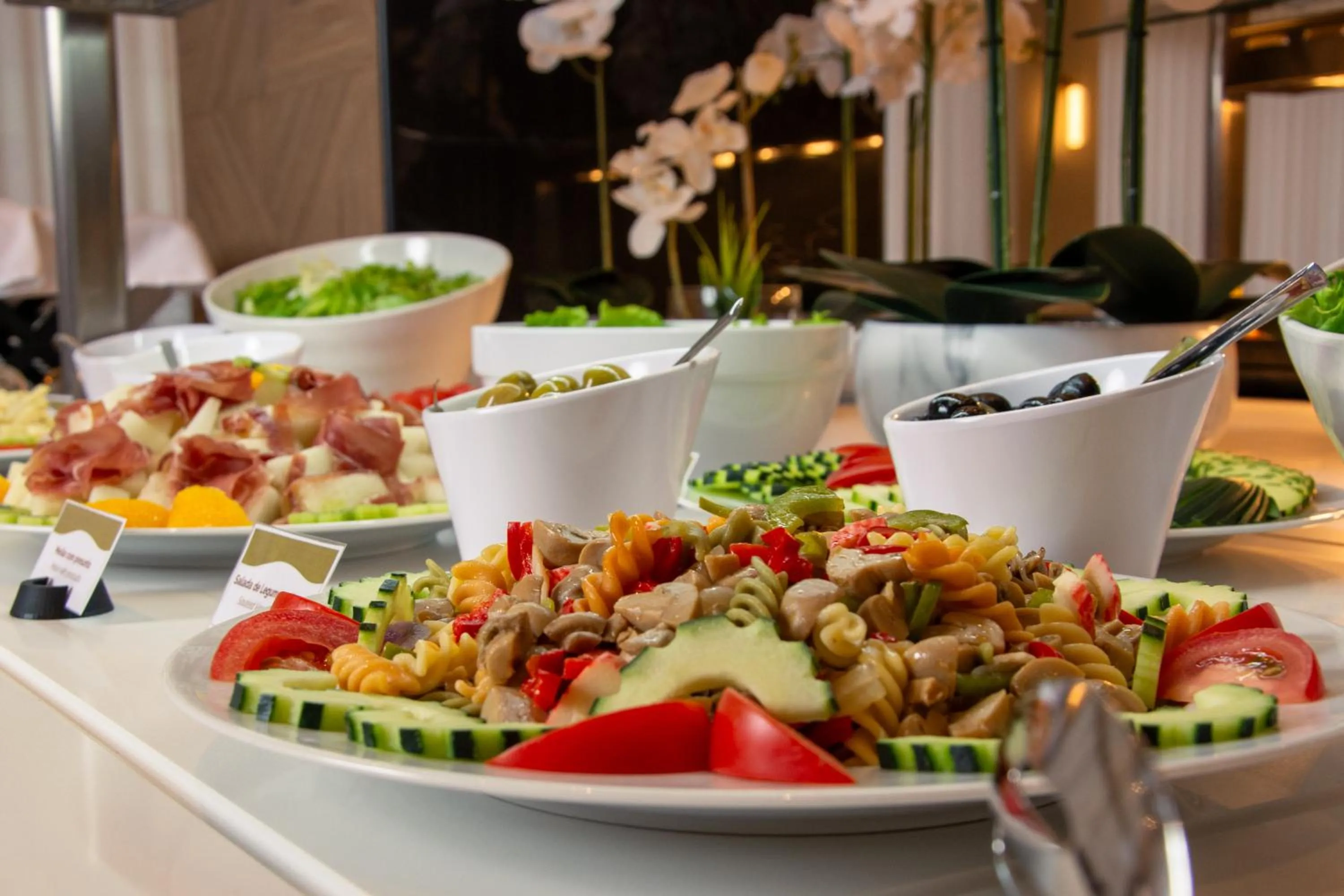 Restaurant/places to eat in VIP Executive Zurique Hotel