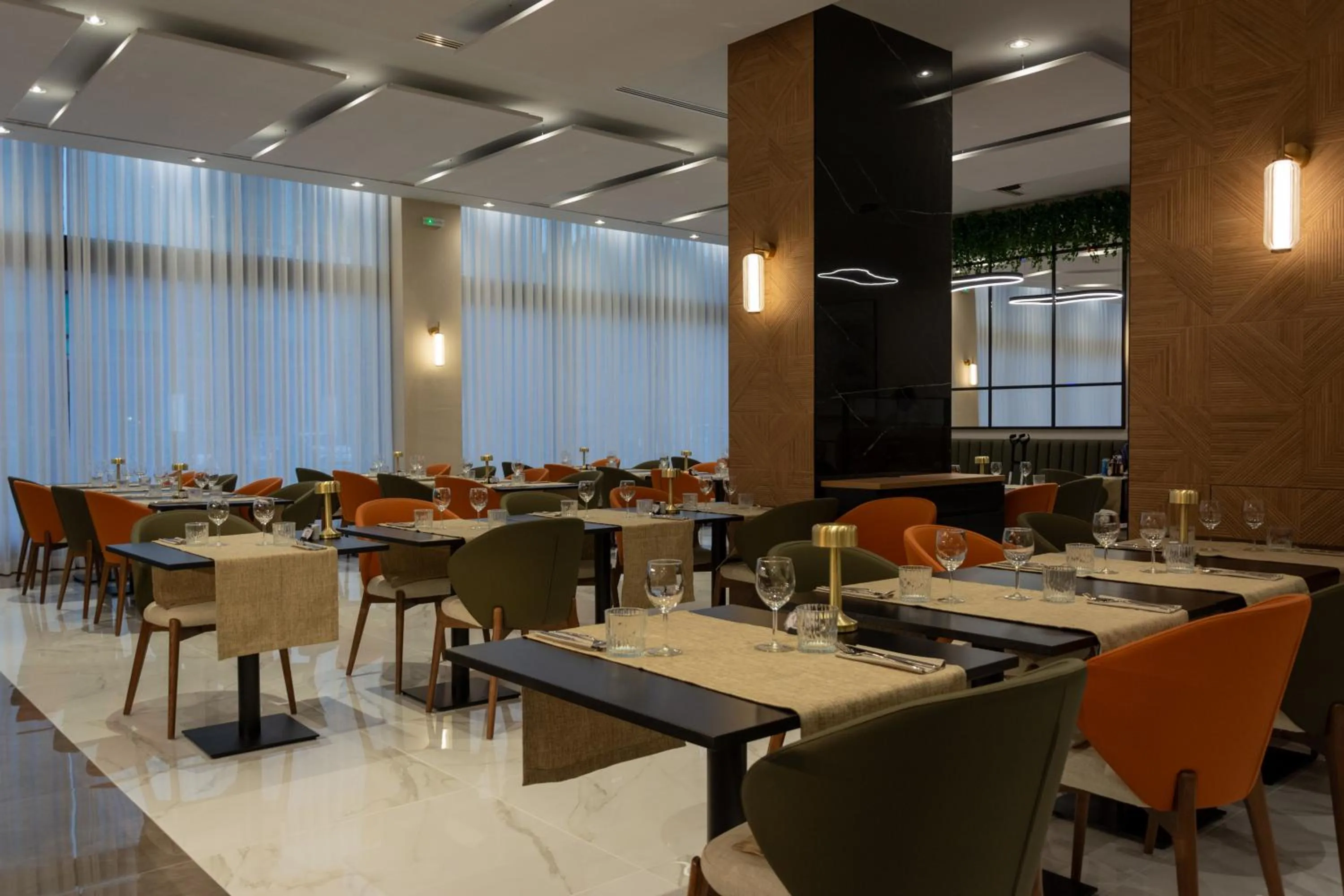 Restaurant/places to eat in VIP Executive Zurique Hotel