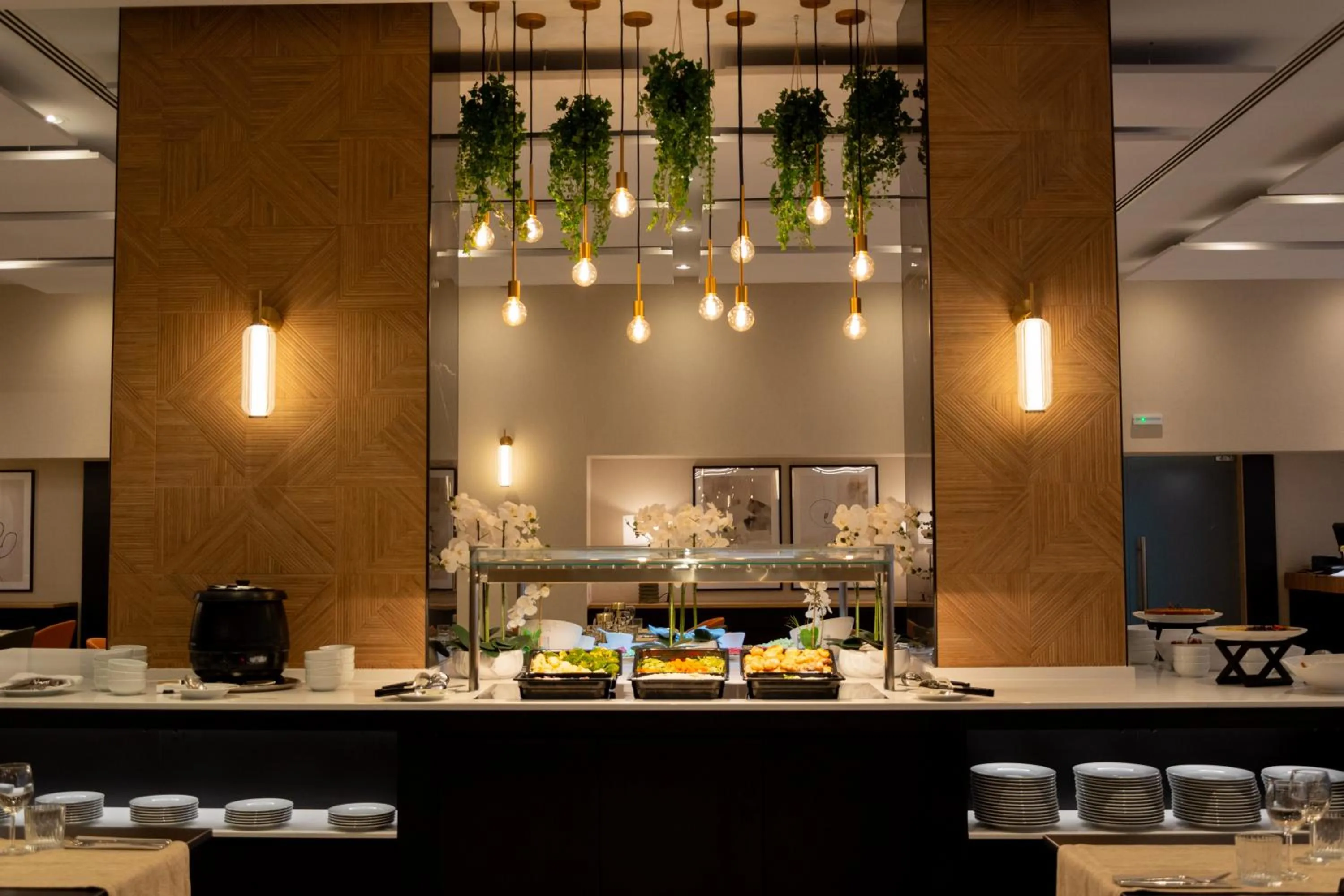 Restaurant/places to eat in VIP Executive Zurique Hotel