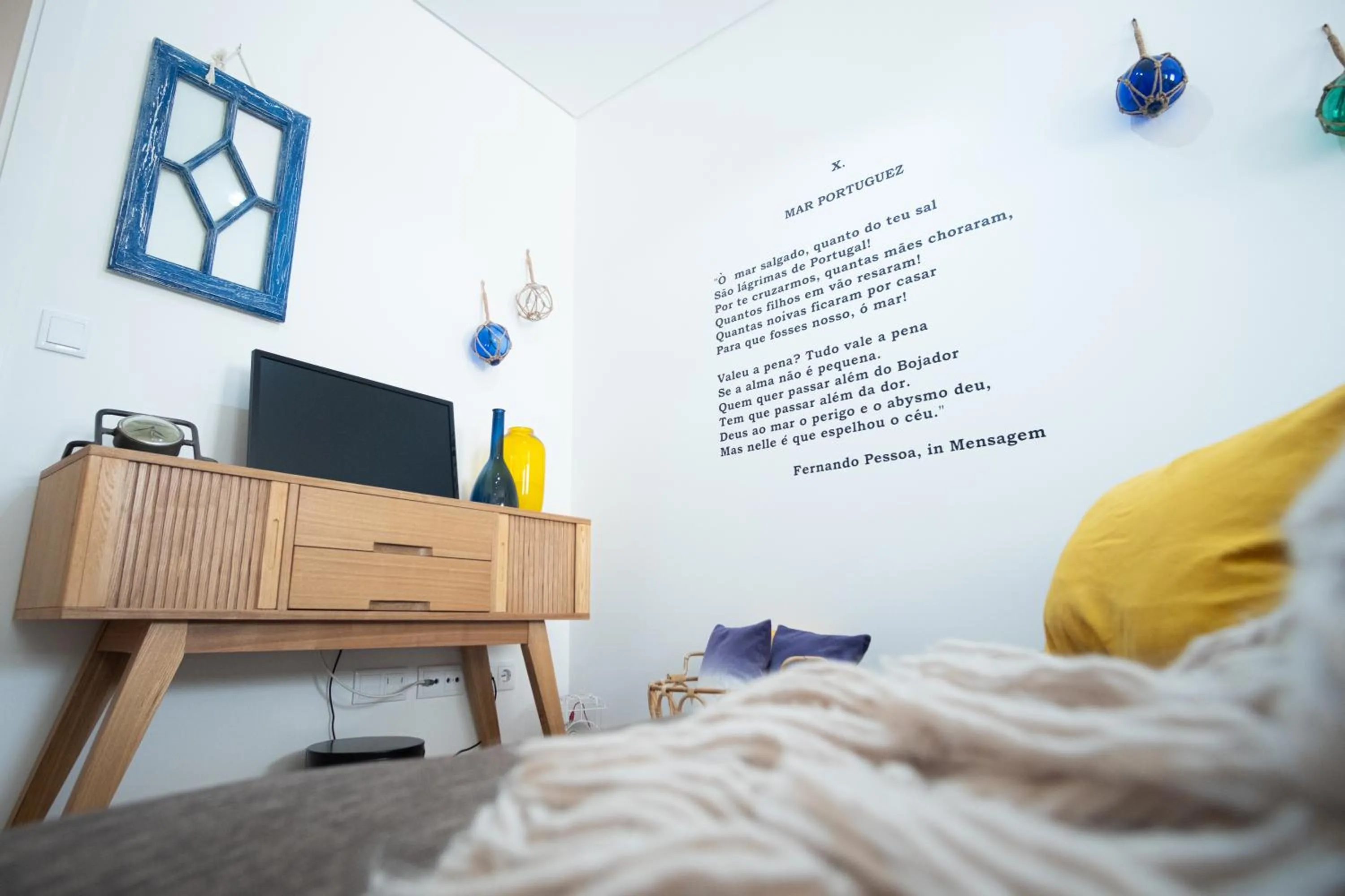 TV and multimedia in Feel Nazaré - Boutique Apartments