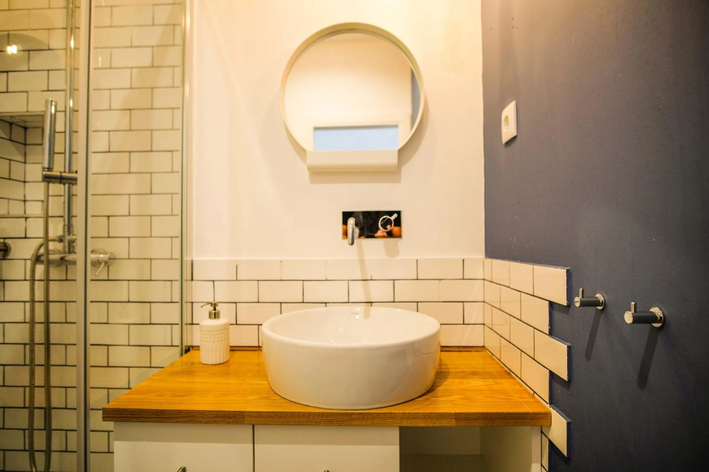 Shower in Feel Nazaré - Boutique Apartments