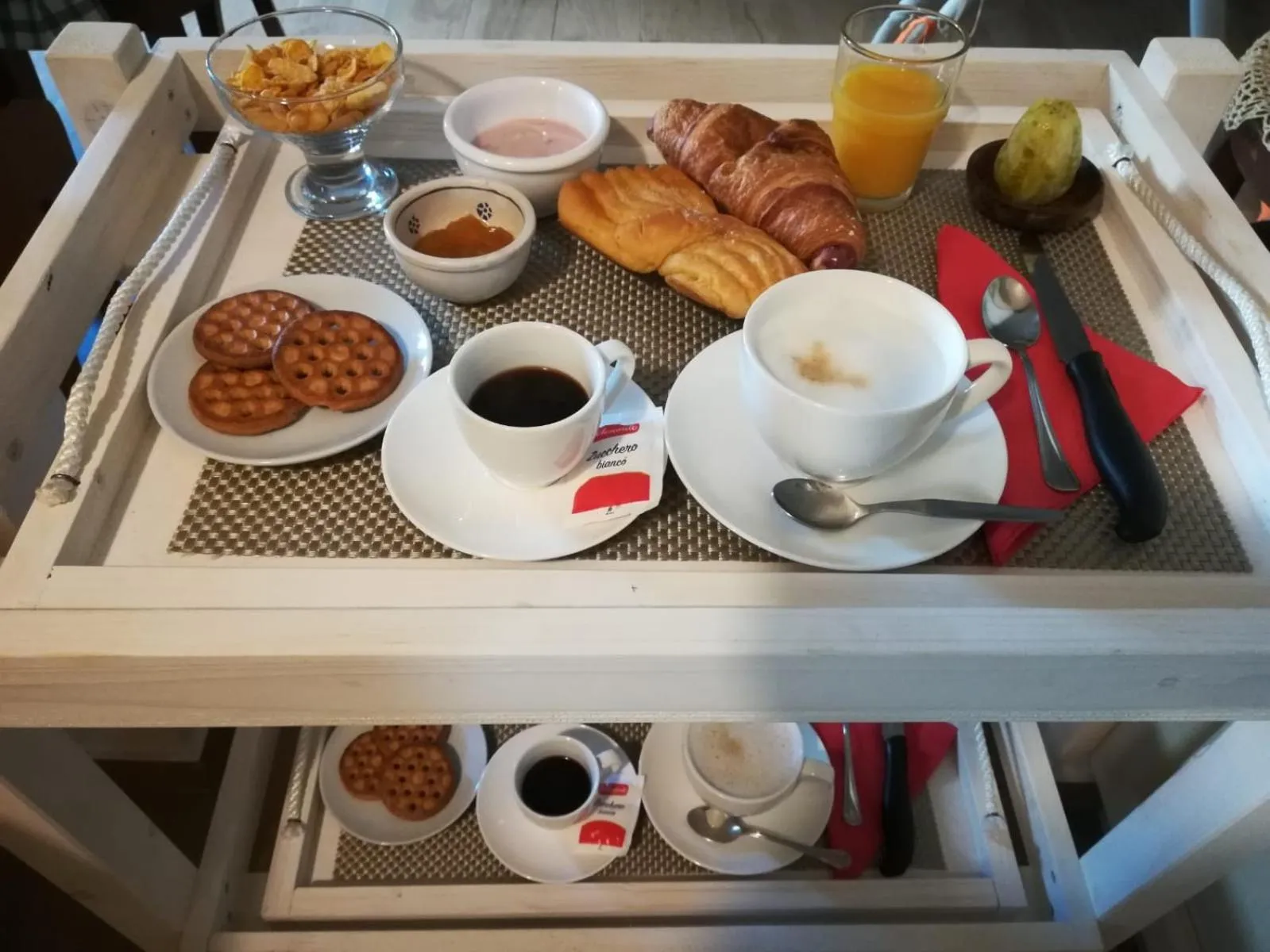 Food in B&B Suites Via del Mare