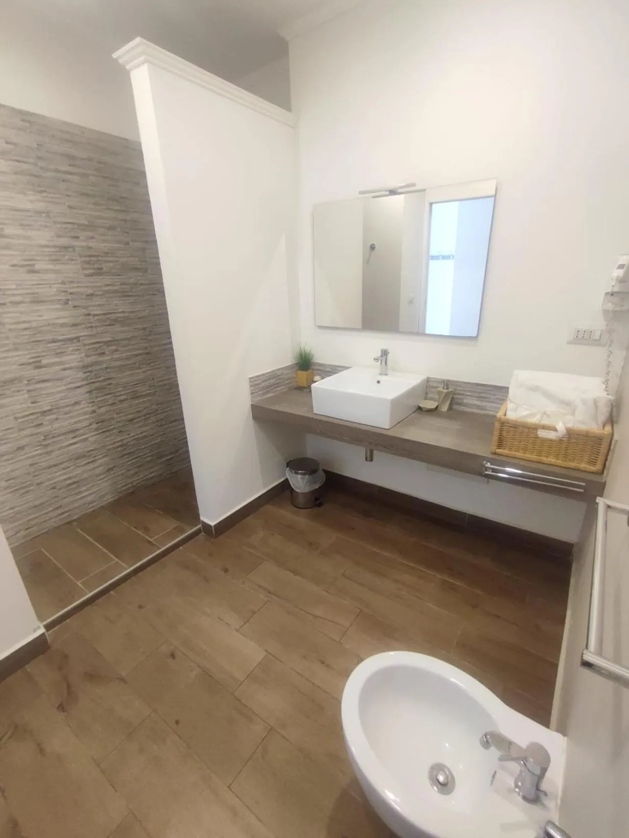 Toilet in B&B Suites Via del Mare