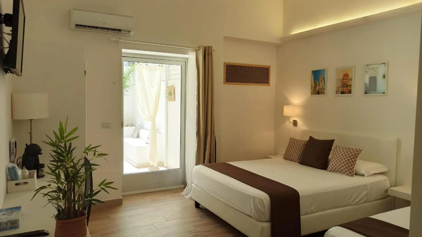 Bed in B&B Suites Via del Mare