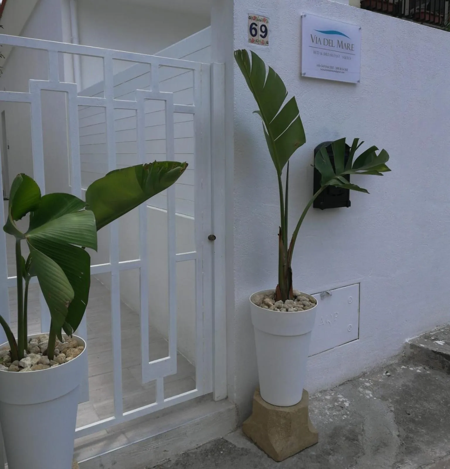 Property building in B&B Suites Via del Mare