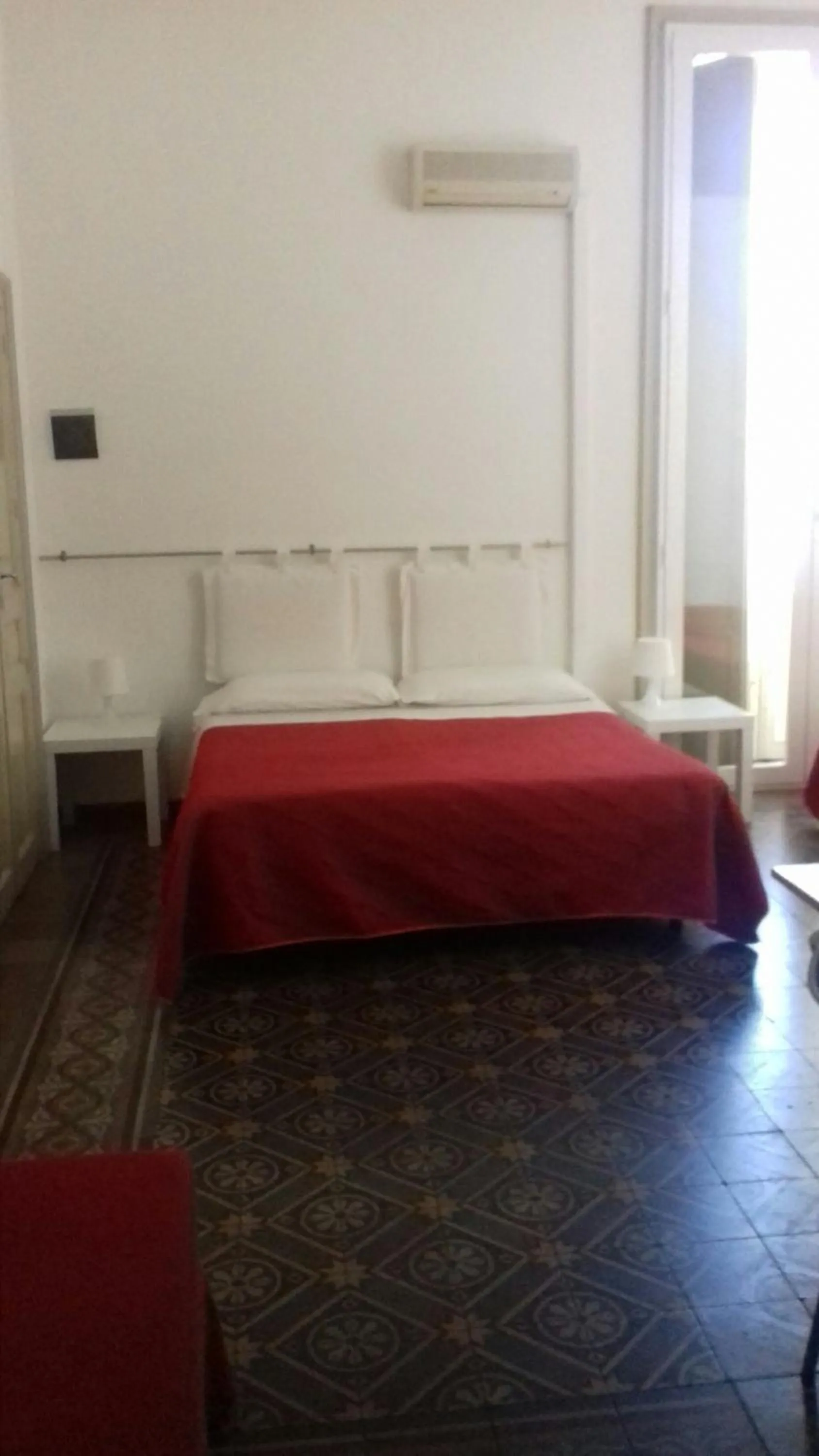 Bed in B&B CARAVAGGIO basic rooms near Ortigia