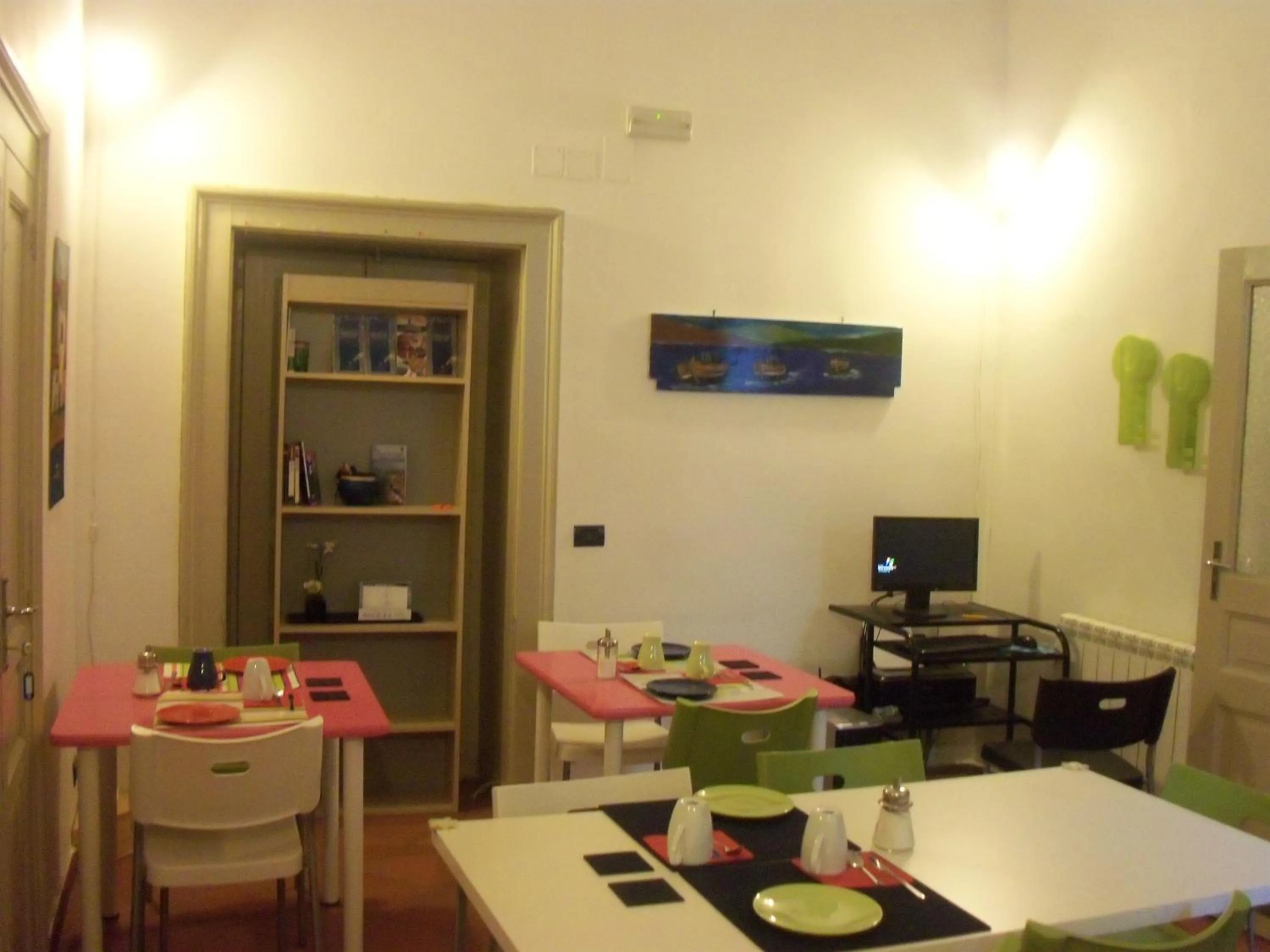 Restaurant/places to eat in B&B CARAVAGGIO basic rooms near Ortigia