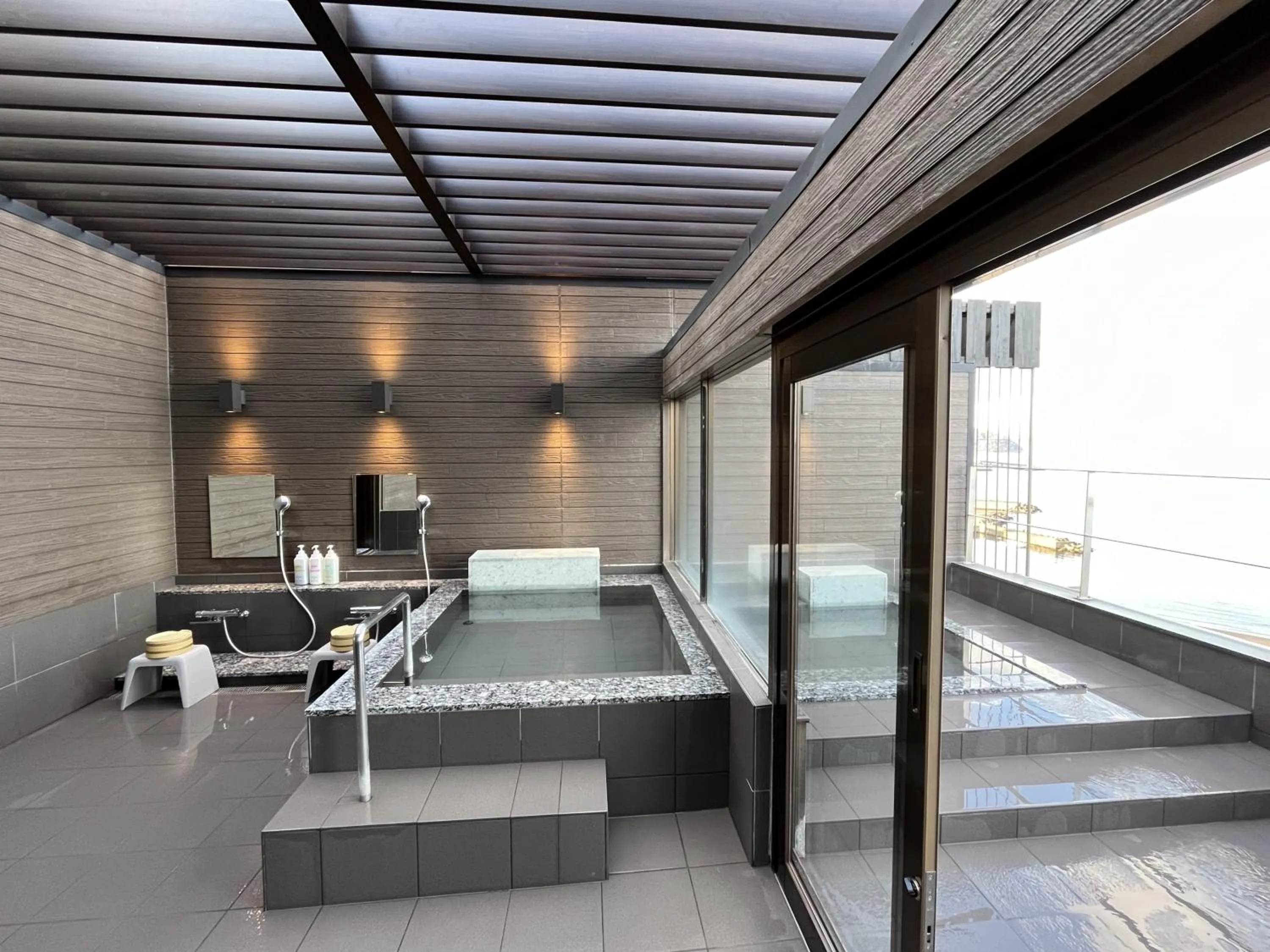 Shower in Kameya Rakan