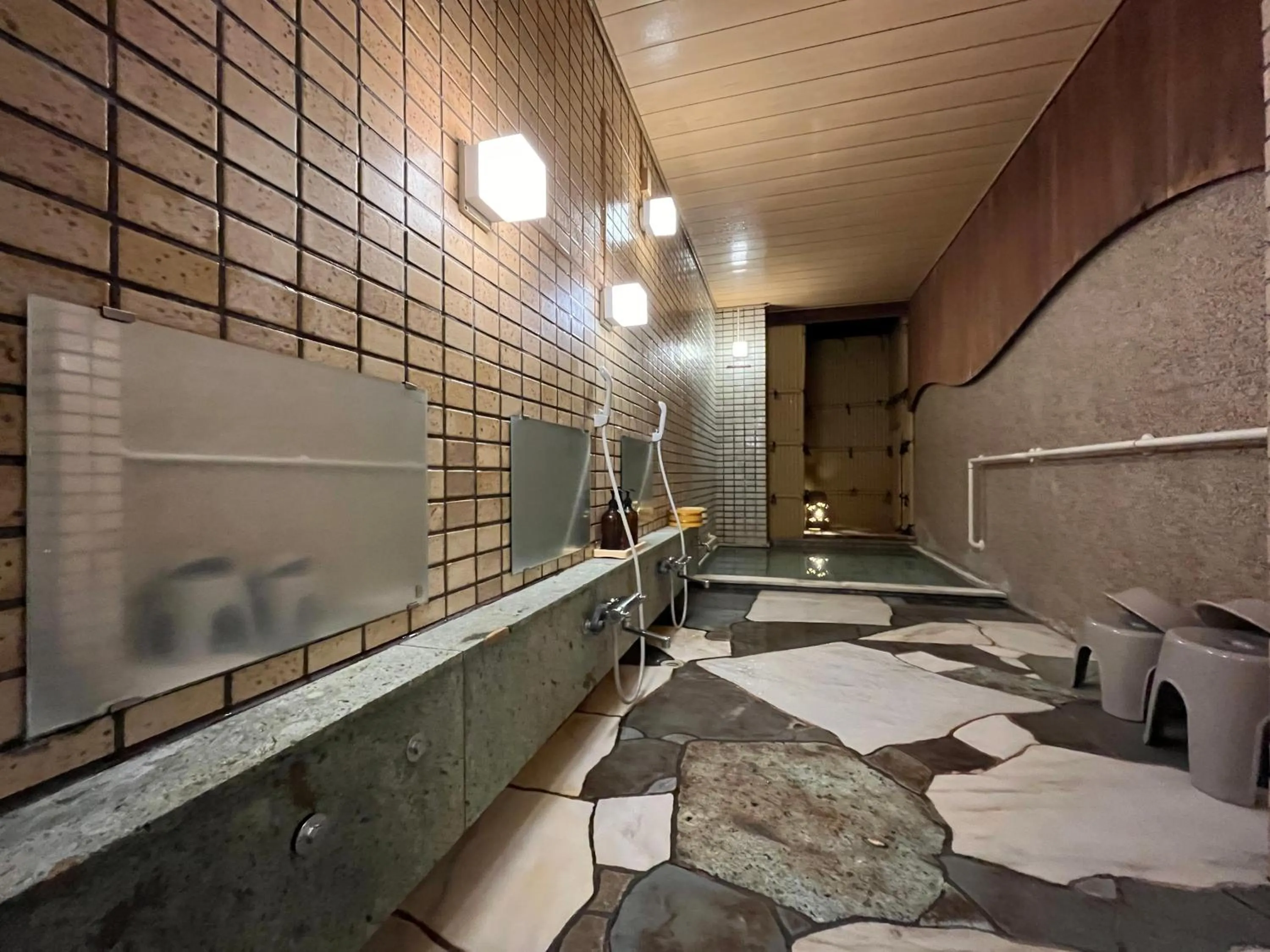 Shower in Kameya Rakan