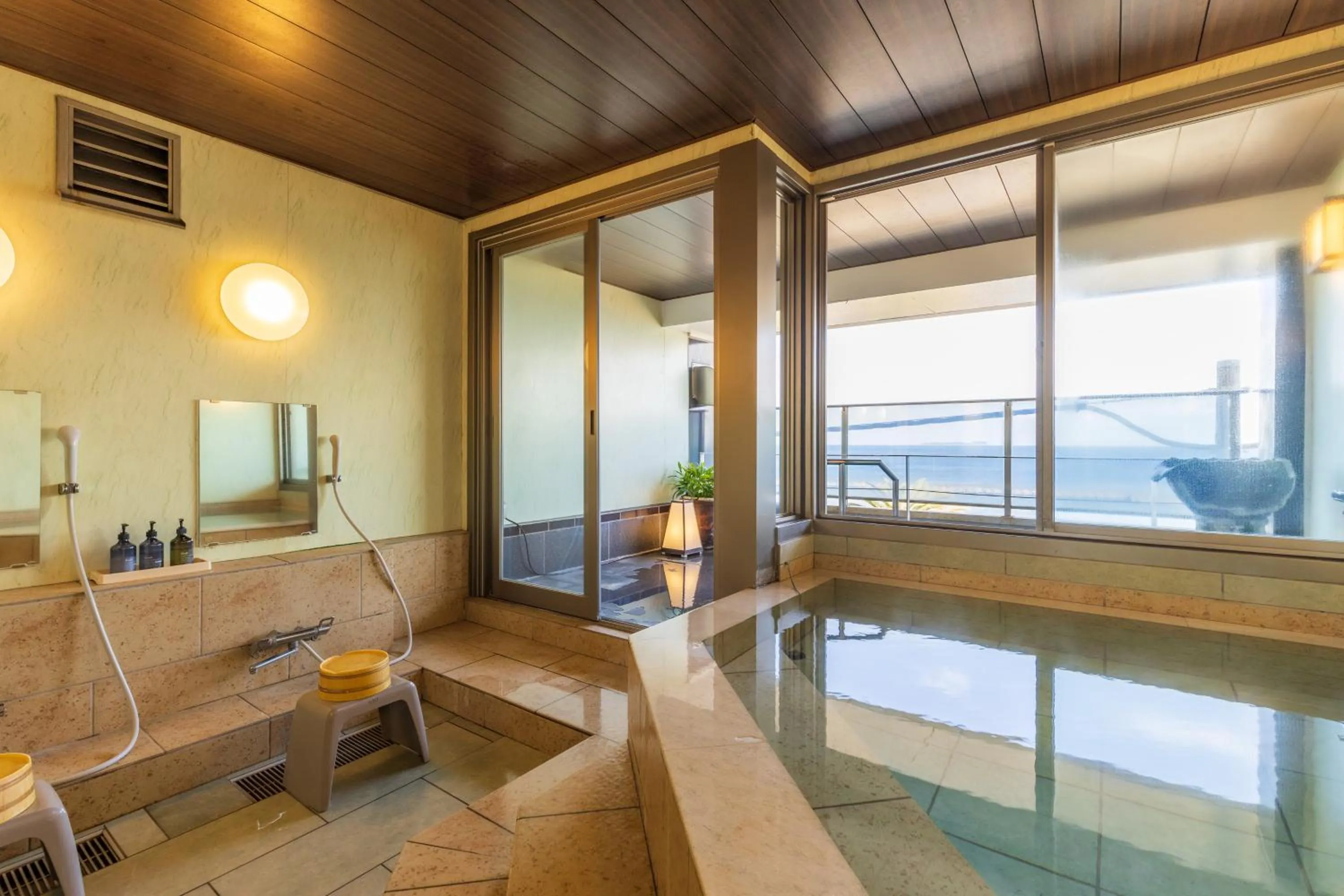 Shower in Kameya Rakan