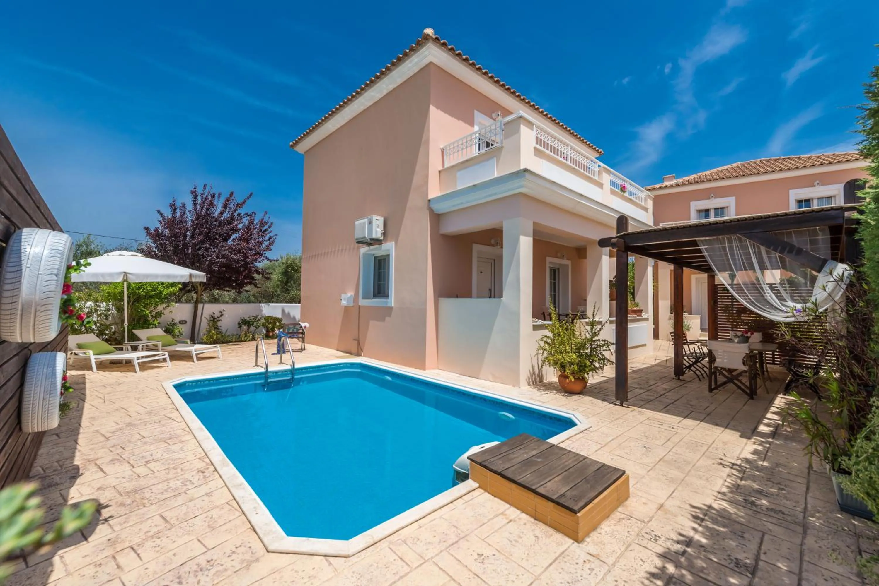 Property building in Lorenzo Villas with Private Pool, 200m from the beach, by ZanteWize