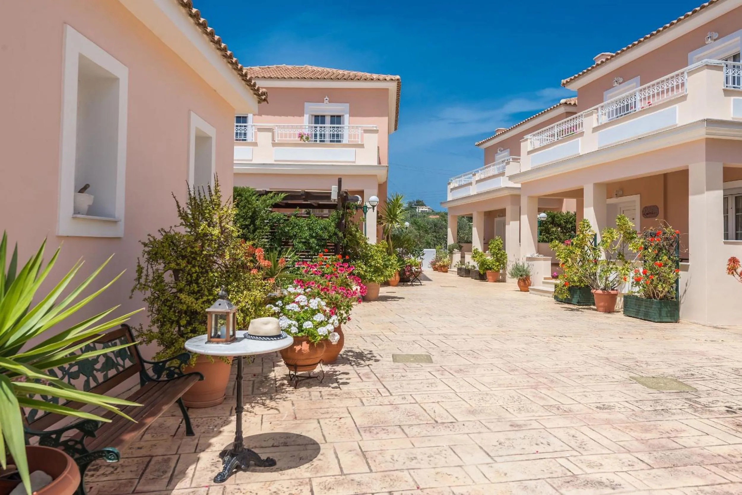 Facade/entrance in Lorenzo Villas with Private Pool, 200m from the beach, by ZanteWize