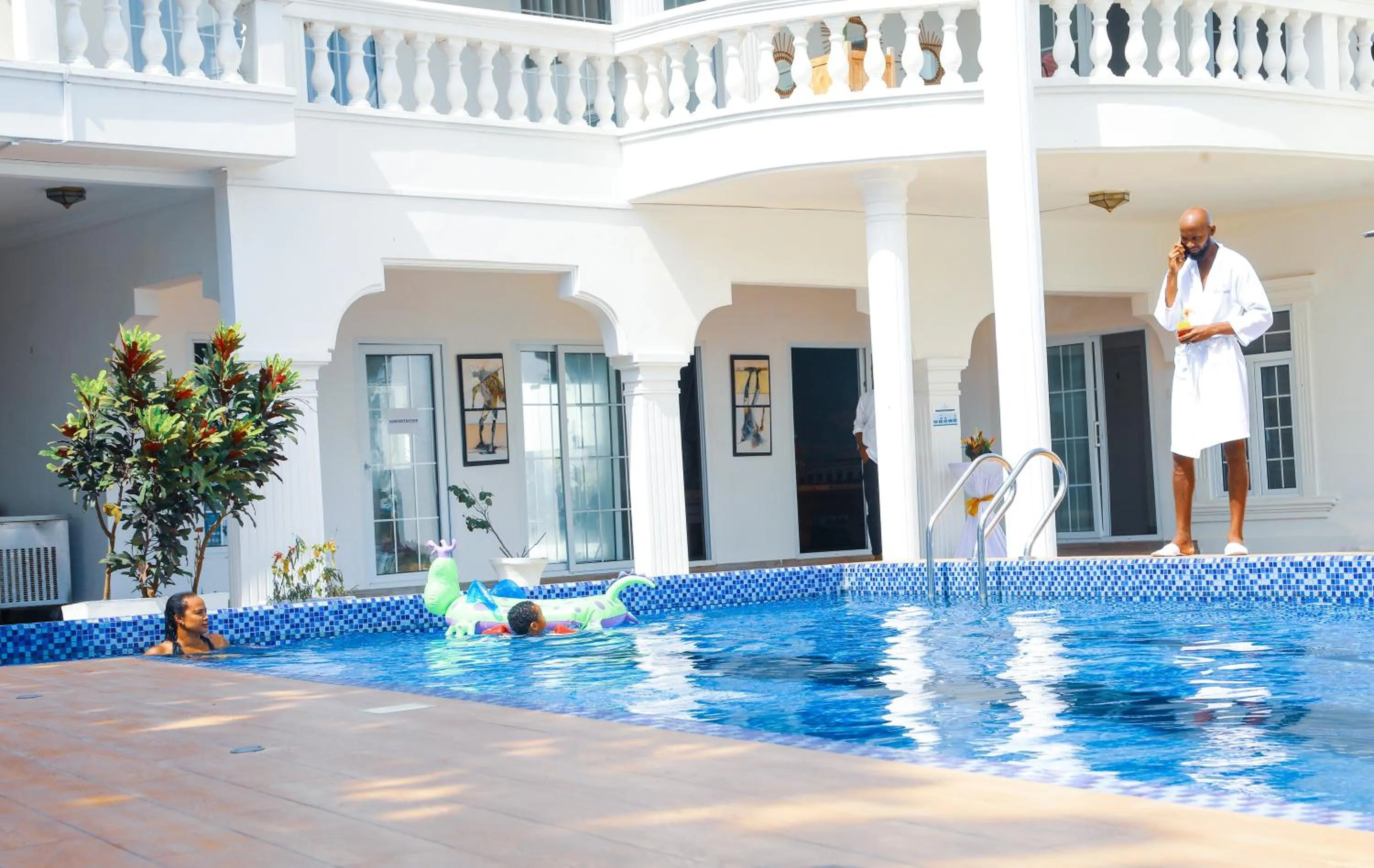 Swimming pool in Hotel Petit Brussel