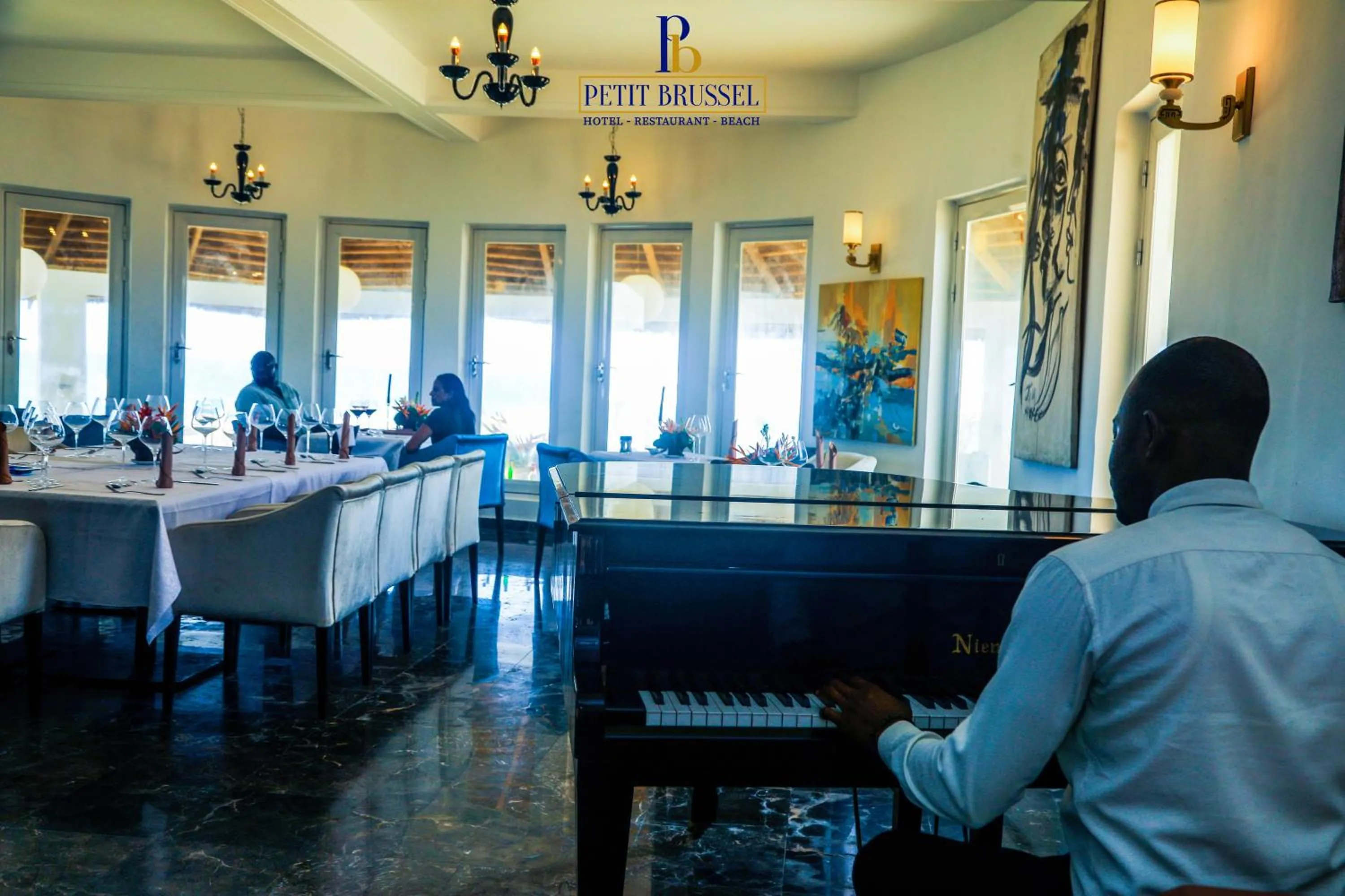 Restaurant/places to eat in Hotel Petit Brussel