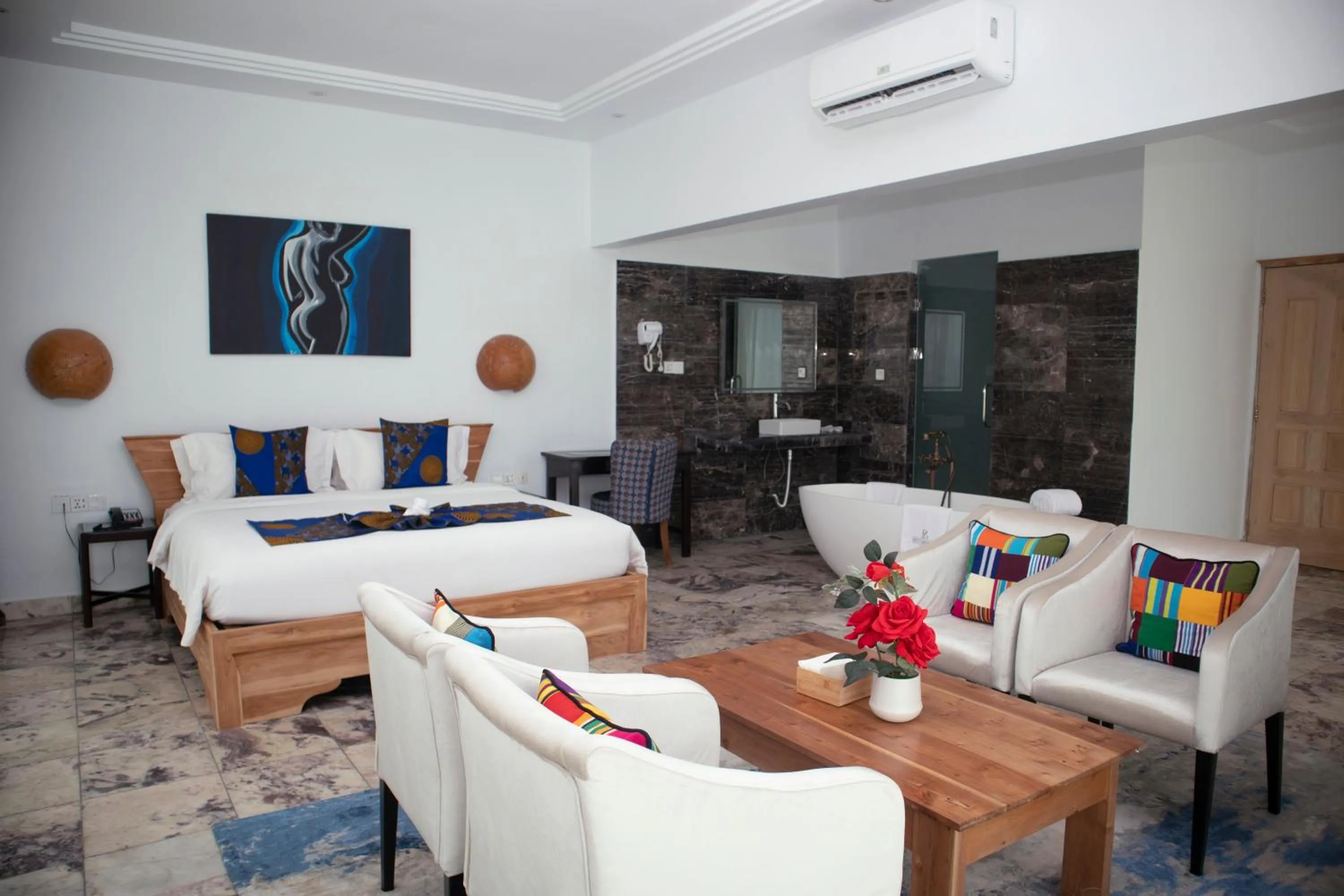 Photo of the whole room, Bed in Hotel Petit Brussel