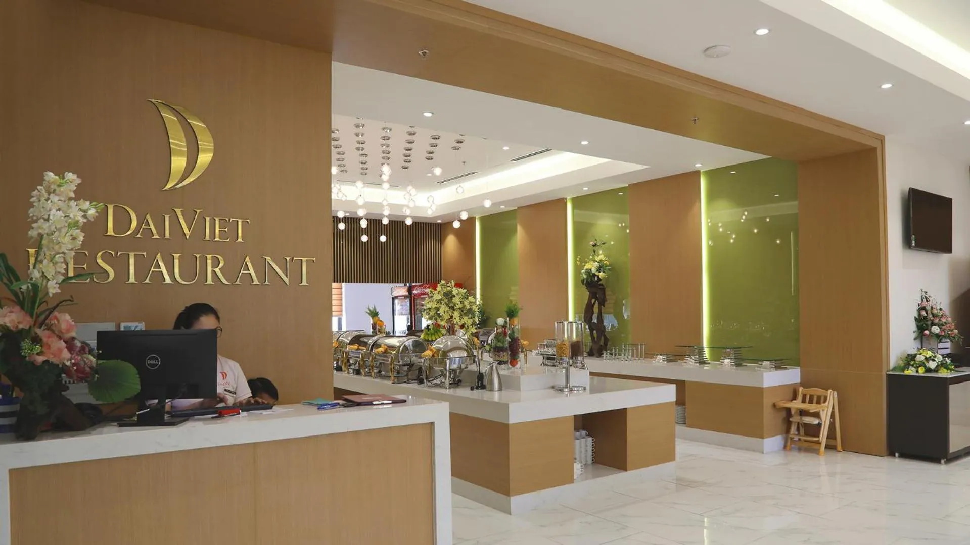 Restaurant/places to eat in Dai Viet Hotel