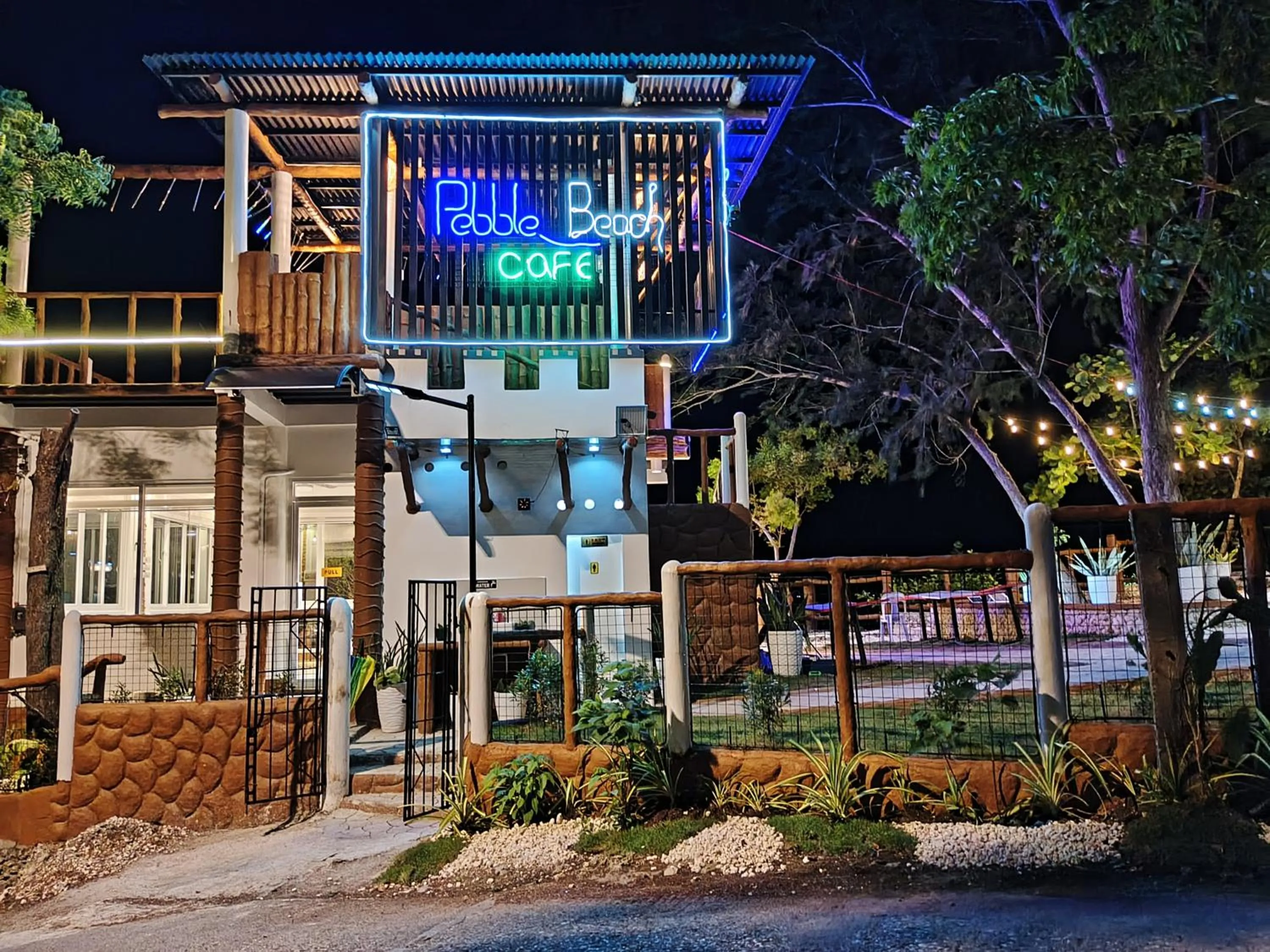 Coffee/tea facilities in Santander Pebble Beach Resort