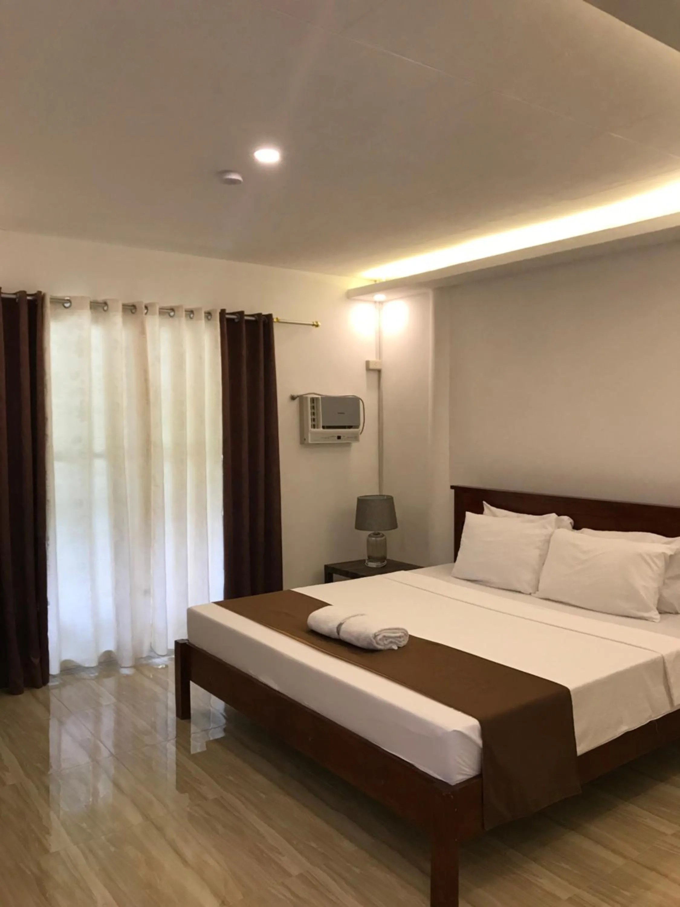 Photo of the whole room, Bed in Santander Pebble Beach Resort