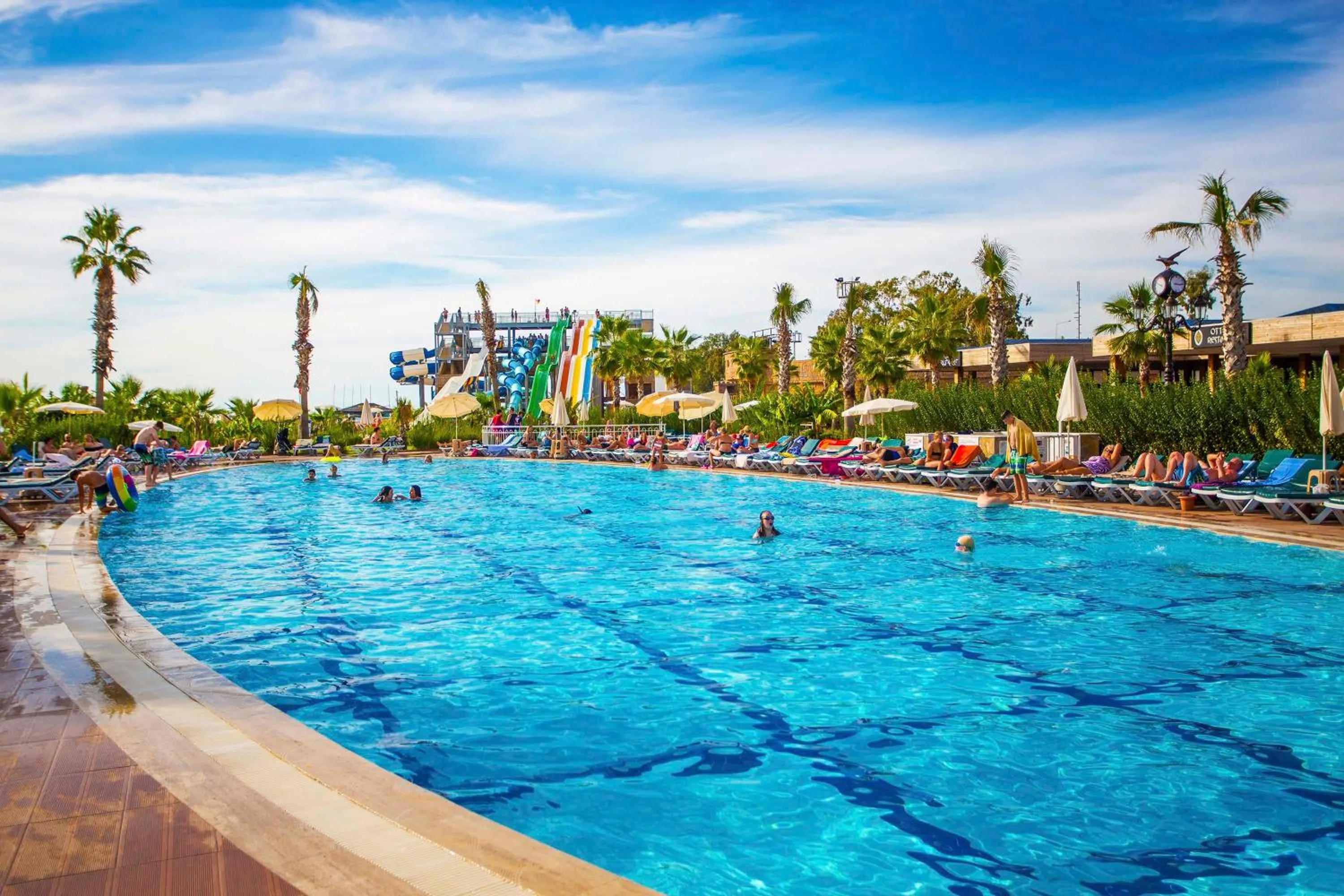 Swimming pool in Eftalia Aqua Resort