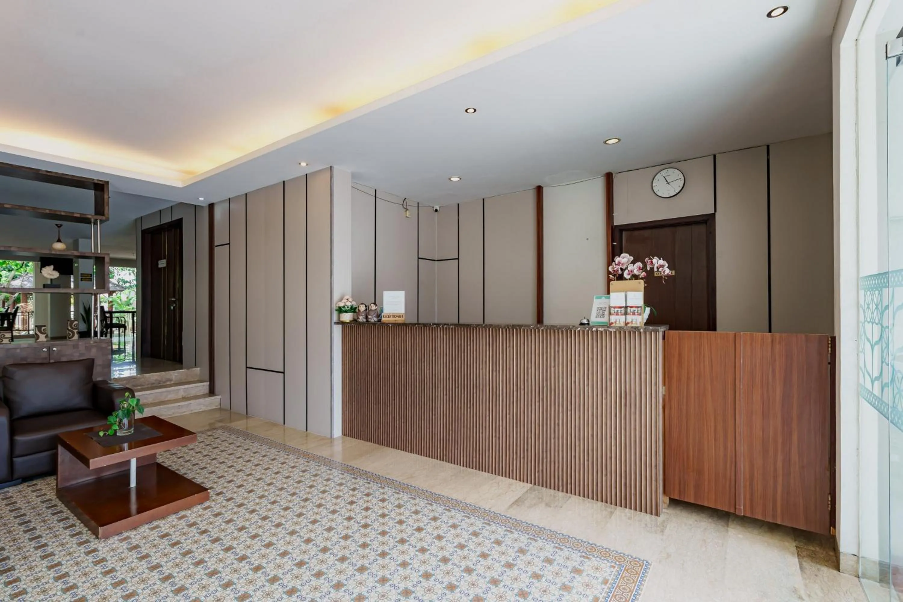 Lobby or reception in Sans Vibes Jasmine Suite TB Simatupang