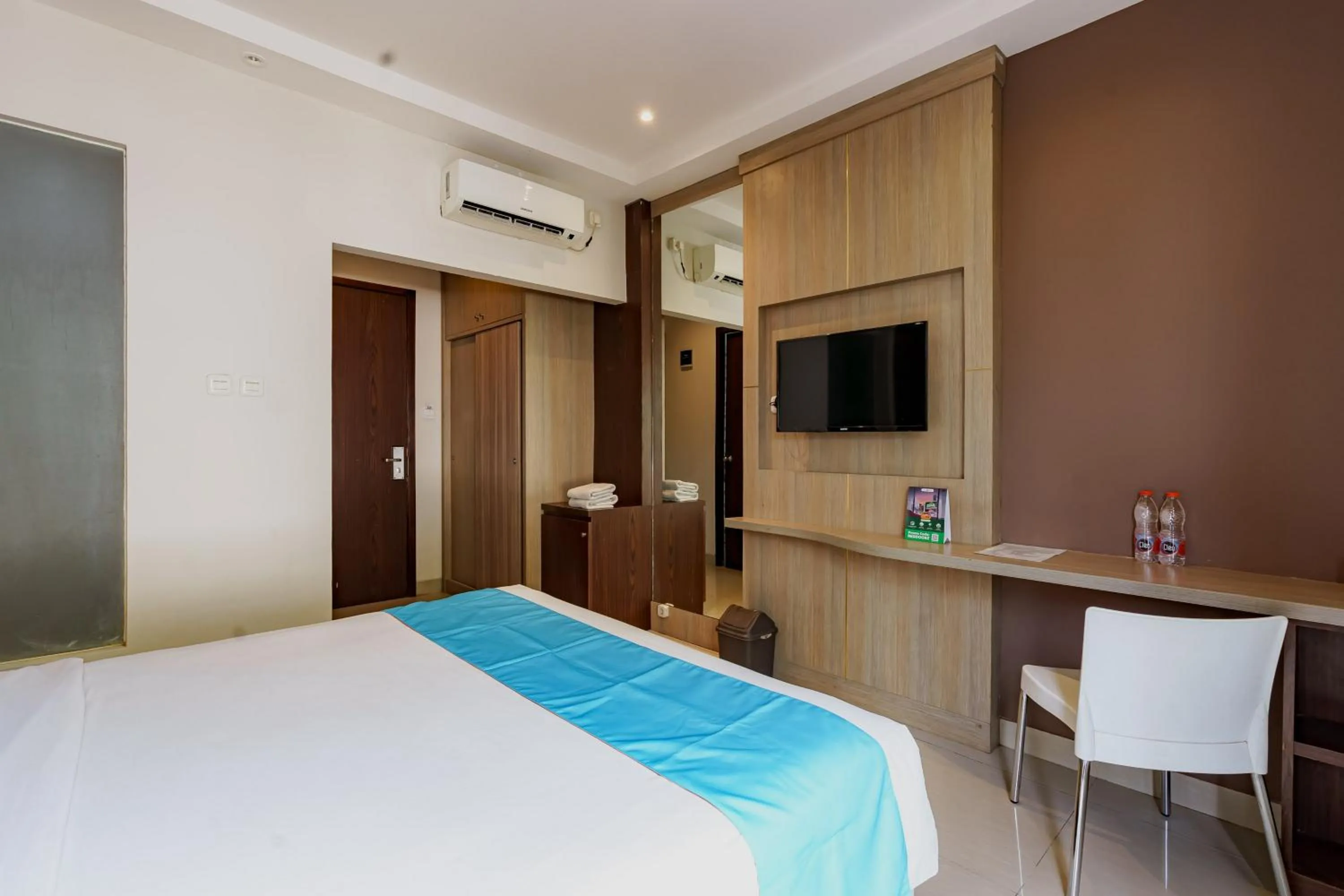 Bedroom, Bed in Sans Vibes Jasmine Suite TB Simatupang