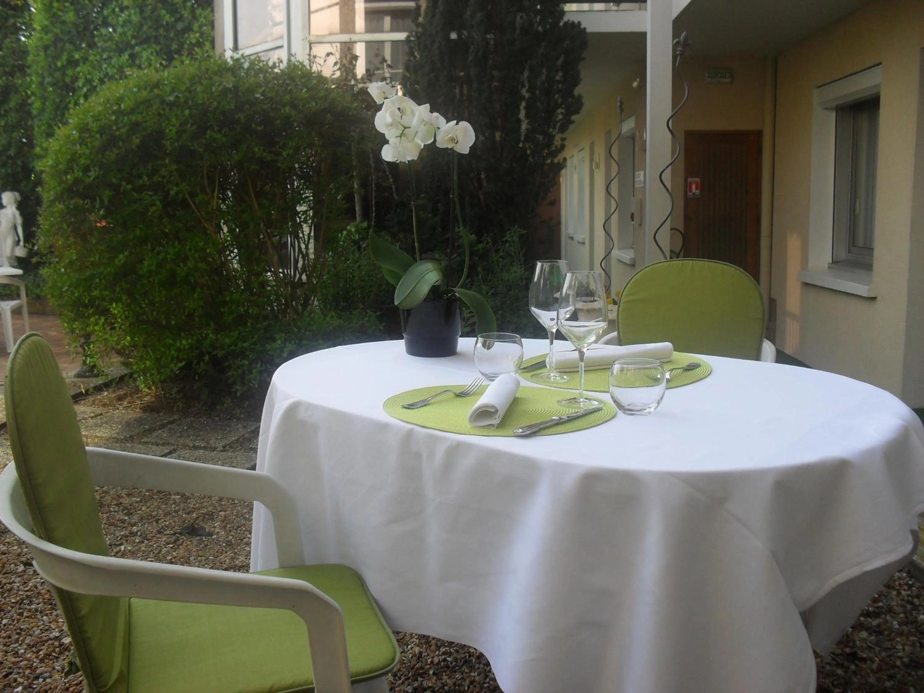 Restaurant/places to eat in Contact Hôtel de France Contres-Beauval-Cheverny