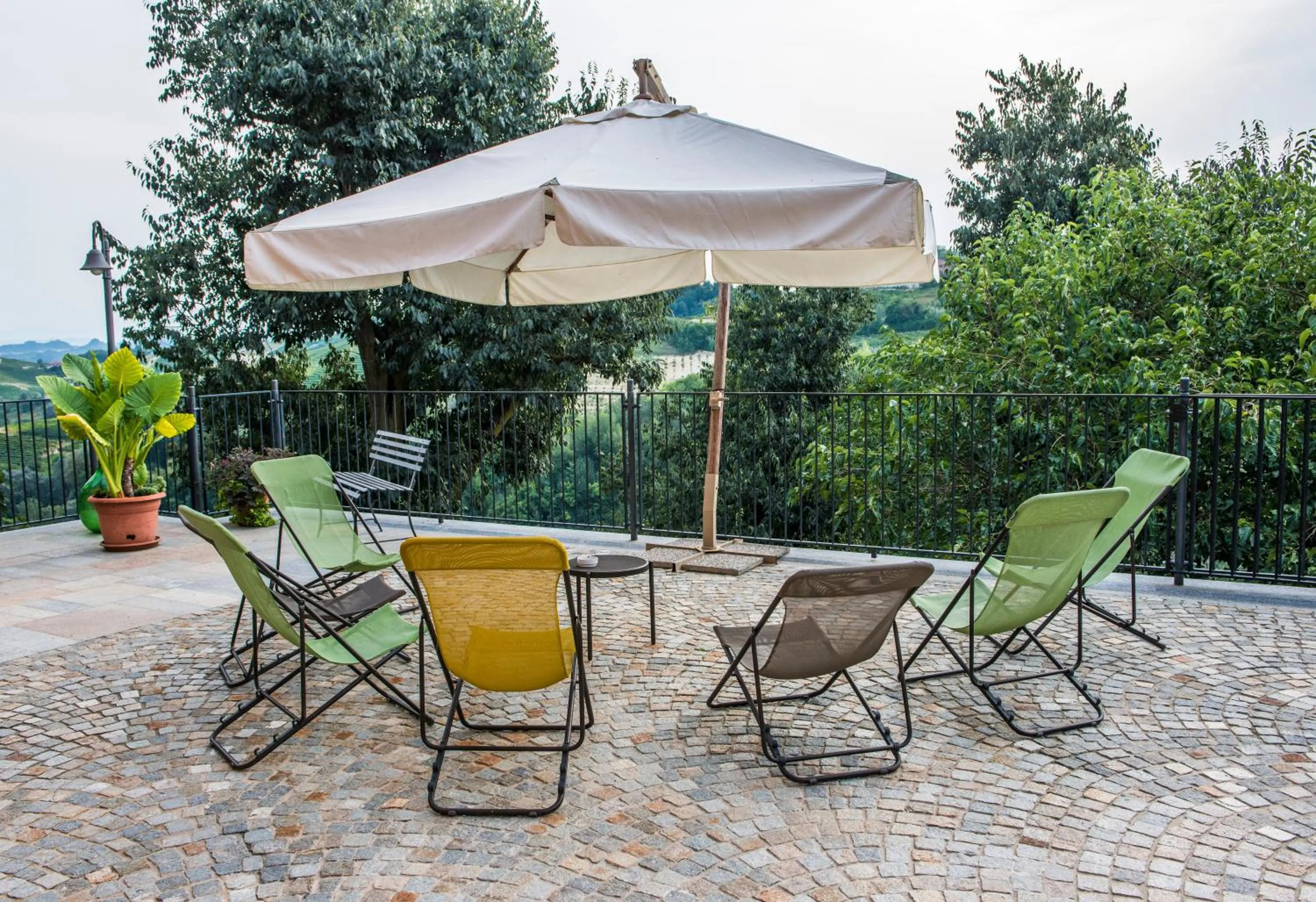 Inner courtyard view in Albergo Ristorante Garibaldi