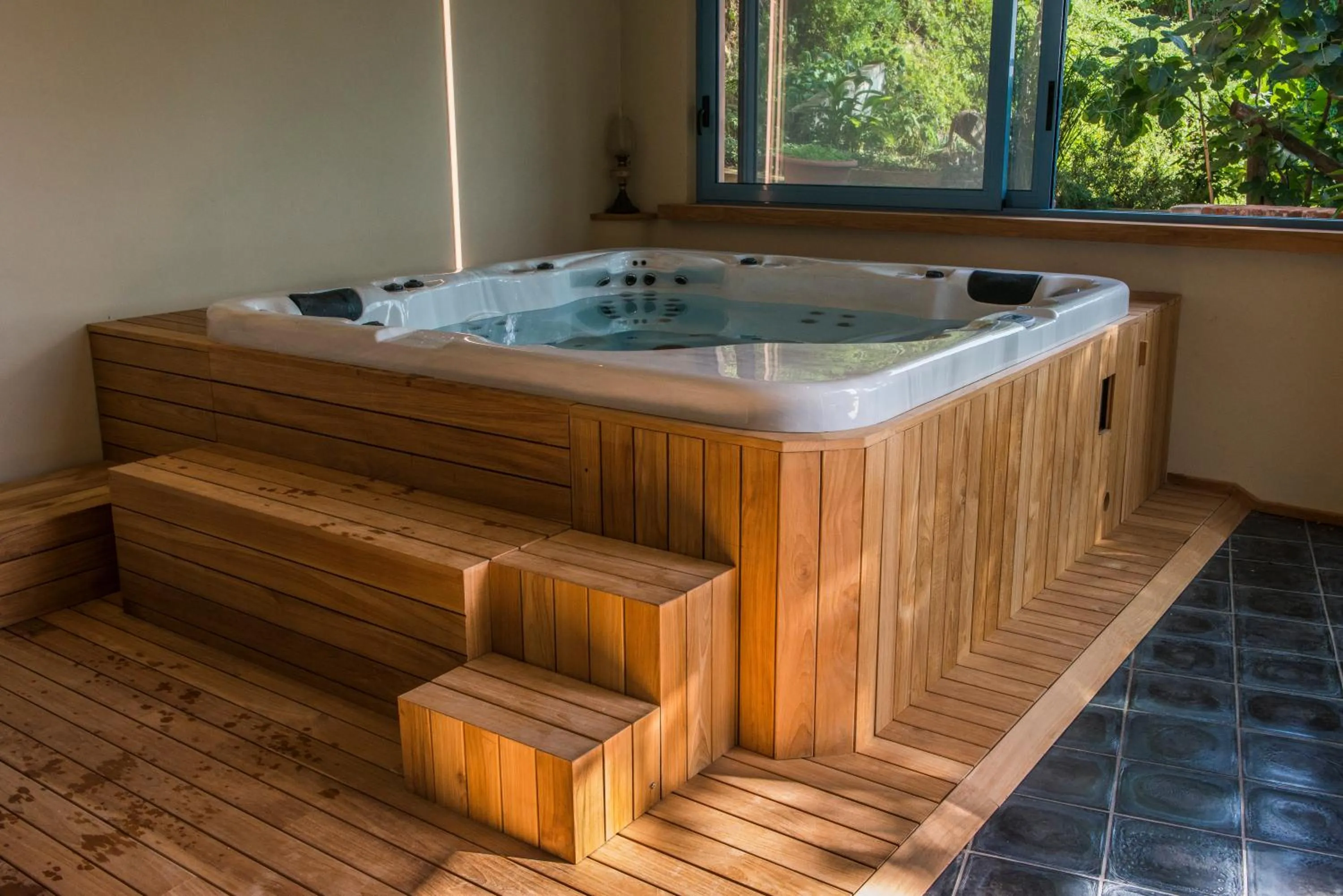 Hot Tub in Albergo Ristorante Garibaldi