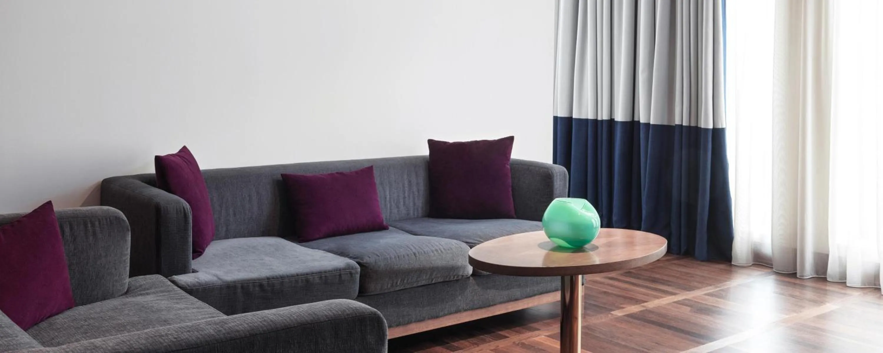 Photo of the whole room in Metropol Palace, Belgrade